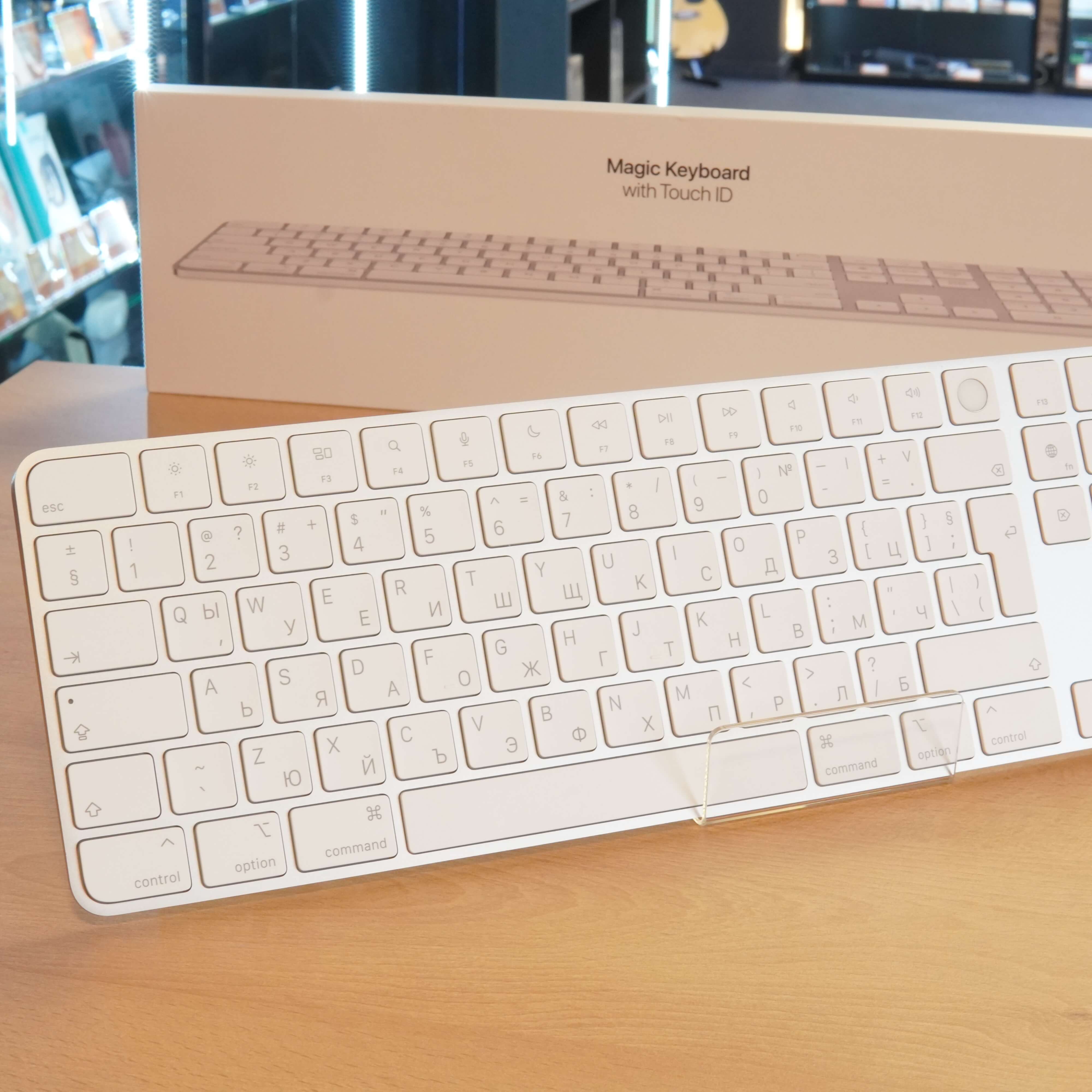Tastatura Apple Magic Keyboard Numerica cu Touch ID, A2520, Lightning, Alb - imagine 2