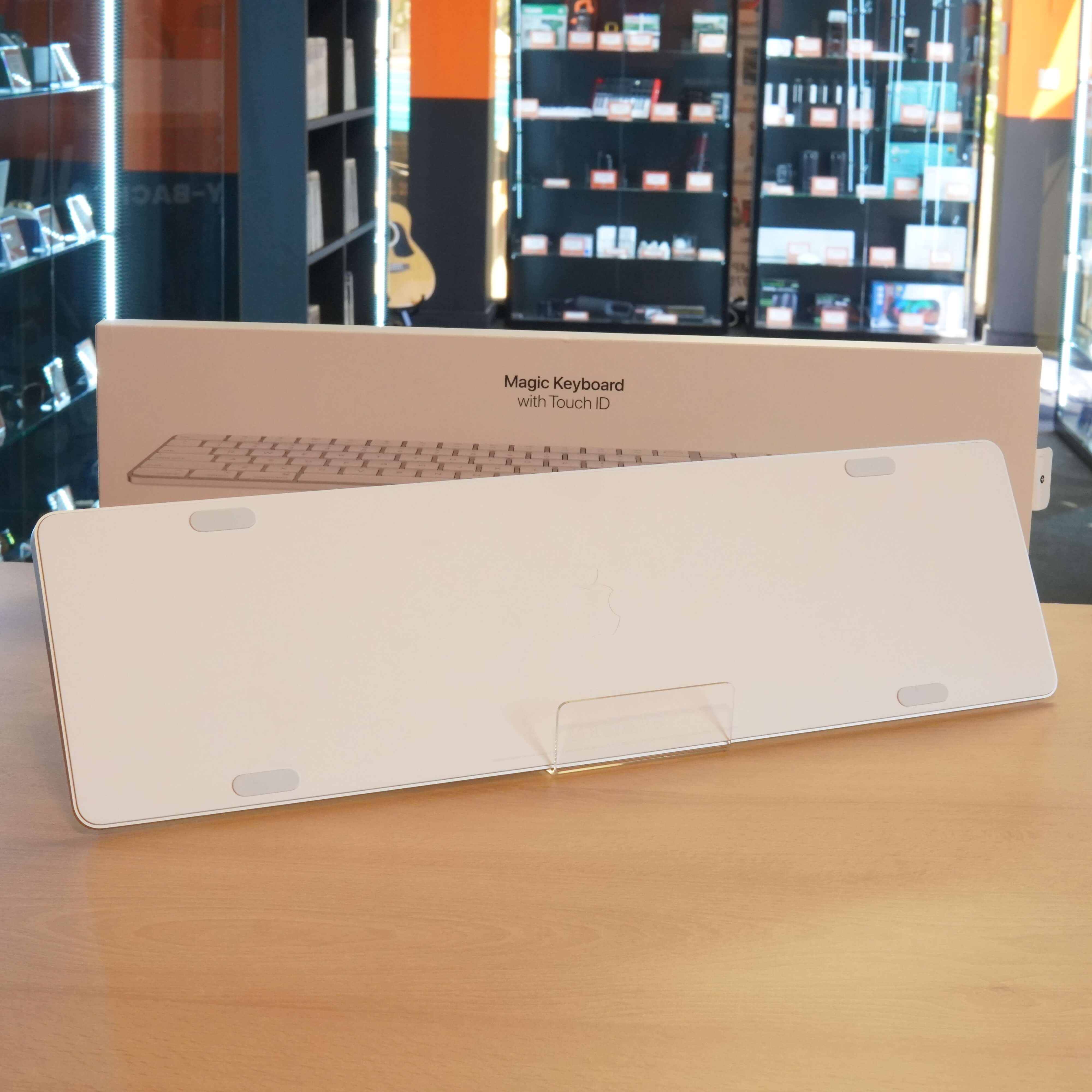 Tastatura Apple Magic Keyboard Numerica cu Touch ID, A2520, Lightning, Alb - imagine 4