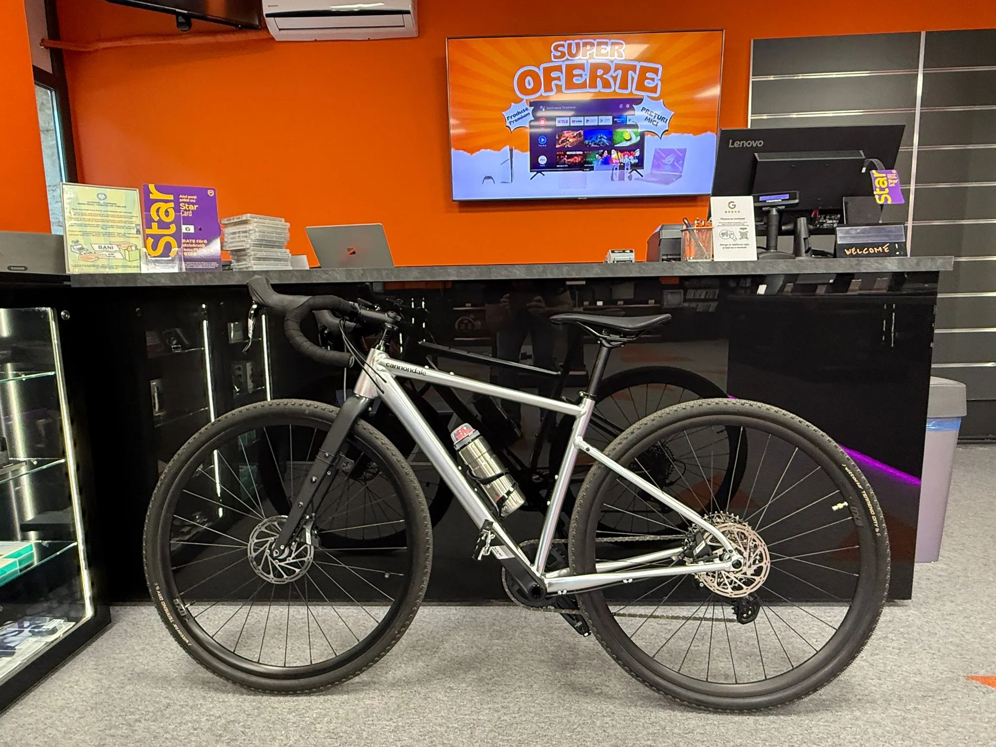 Bicicleta Gravel Cannondale Topston 1 2021, Marimea S, Roti 28, Cadru SmartForm C2 Alloy, 2x142 thru-axle, Furca BallisTec Full Carbon, Pipa/Ghidon/Mansoane/Tija Cannondale 3, Frane Hidraulice SRAM Apex, 11 Viteze, Schimbator SRAM, Gri - imagine 2
