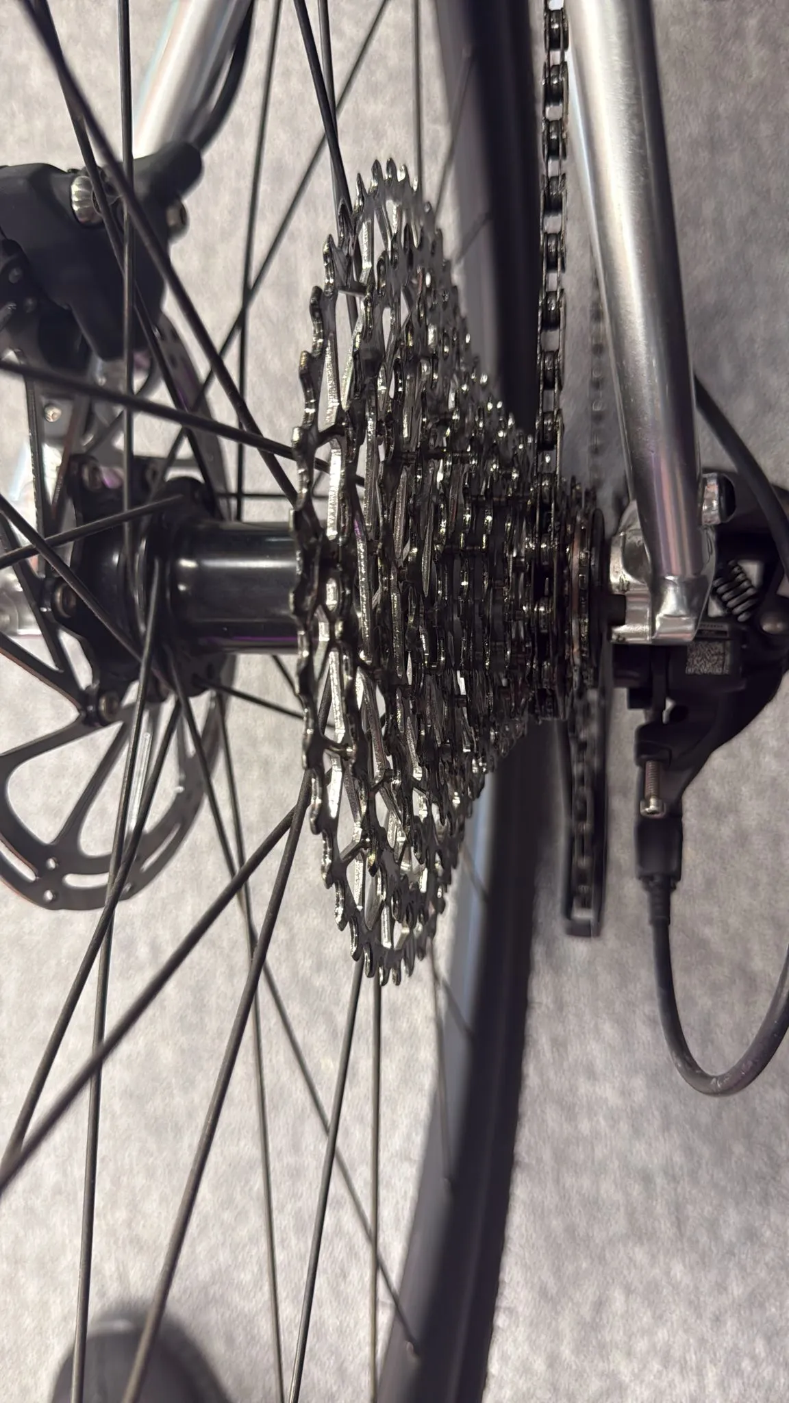 Bicicleta Gravel Cannondale Topston 1 2021, Marimea S, Roti 28, Cadru SmartForm C2 Alloy, 2x142 thru-axle, Furca BallisTec Full Carbon, Pipa/Ghidon/Mansoane/Tija Cannondale 3, Frane Hidraulice SRAM Apex, 11 Viteze, Schimbator SRAM, Gri - imagine 5