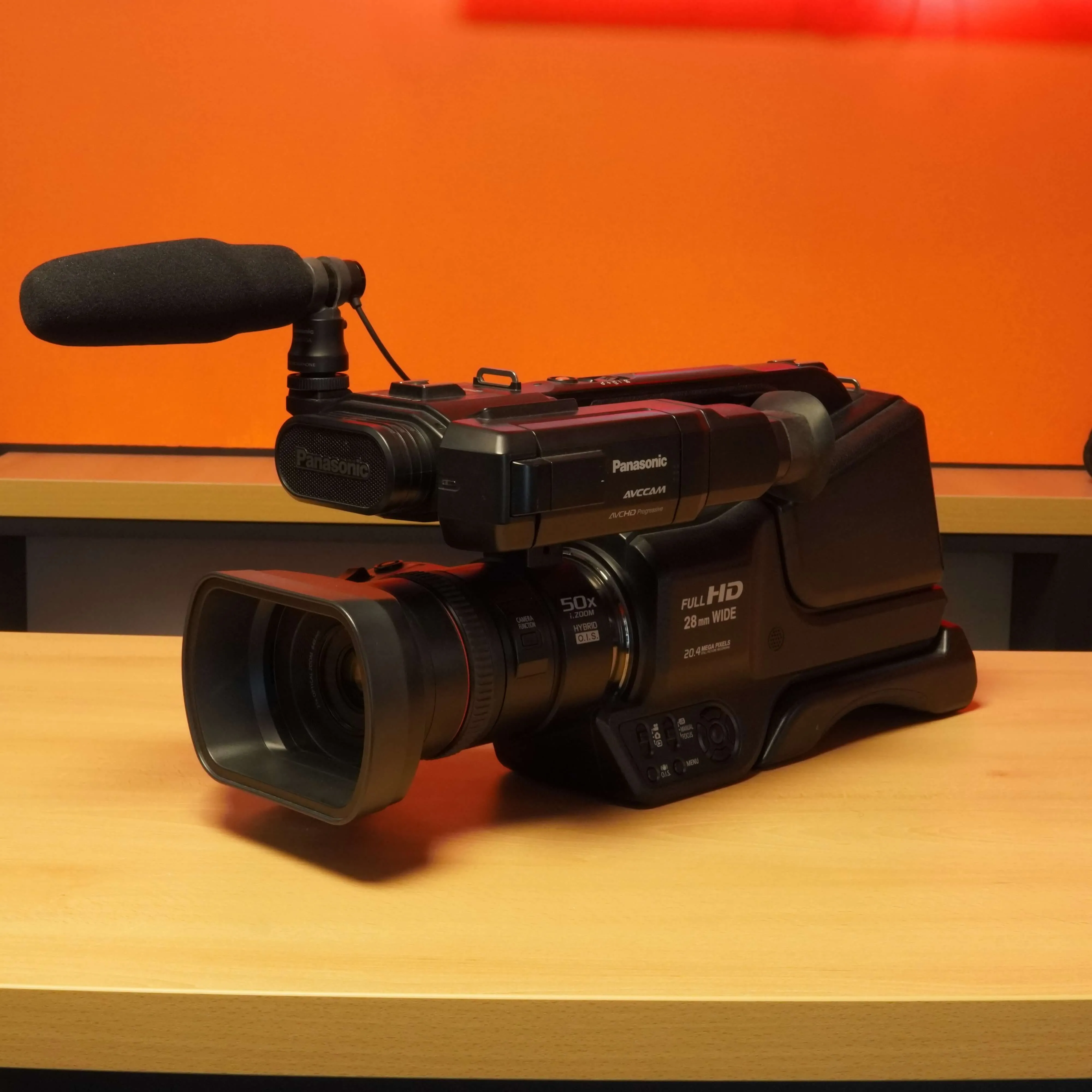Camera Video Profesionala Panasonic AG-AC8EJ, Full HD, AVCCAM, 50 iZoom, Hybrid O.I.S. 28MM Wide, 20.4 MP, Negru - imagine 3