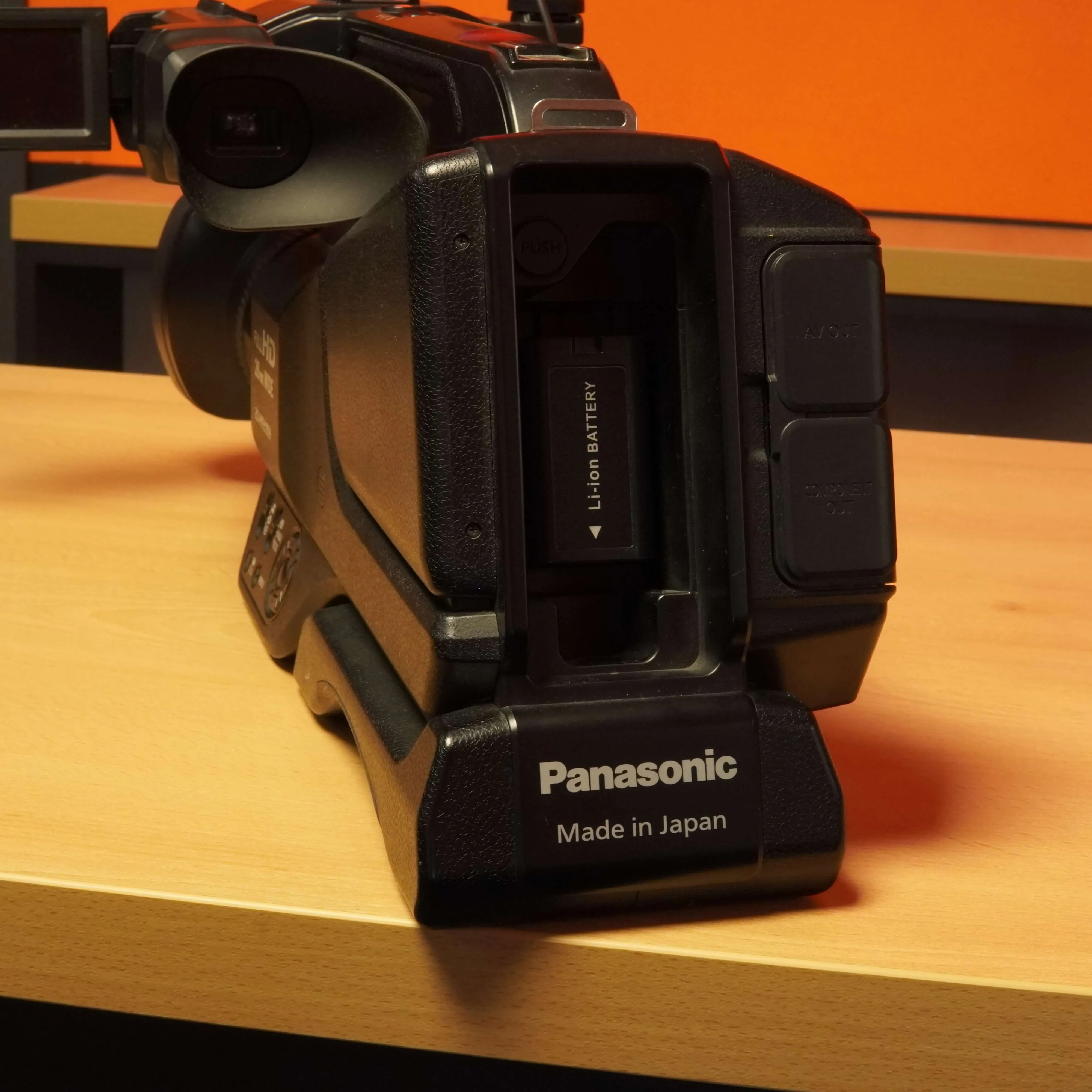 Camera Video Profesionala Panasonic AG-AC8EJ, Full HD, AVCCAM, 50 iZoom, Hybrid O.I.S. 28MM Wide, 20.4 MP, Negru - imagine 6
