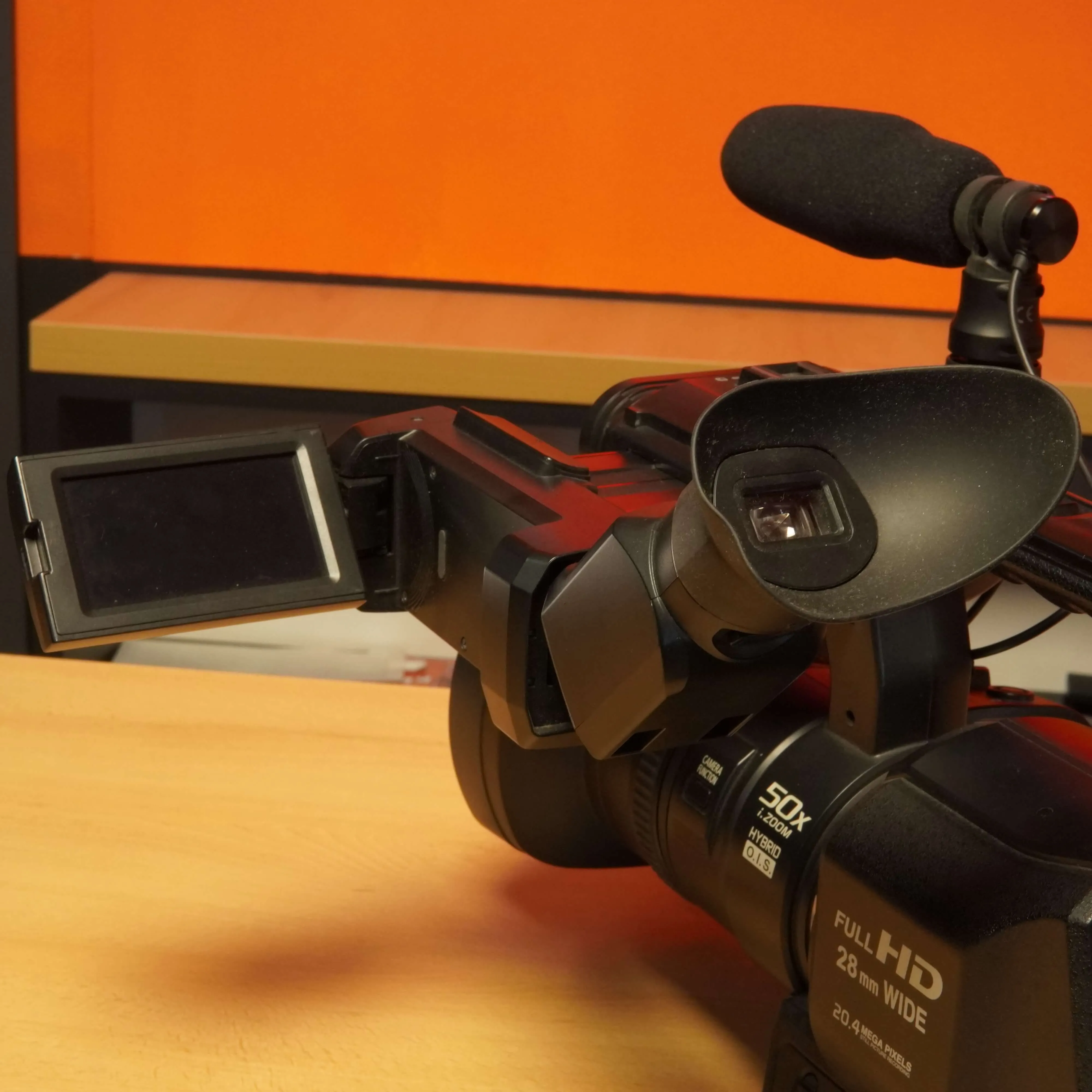 Camera Video Profesionala Panasonic AG-AC8EJ, Full HD, AVCCAM, 50 iZoom, Hybrid O.I.S. 28MM Wide, 20.4 MP, Negru - imagine 7