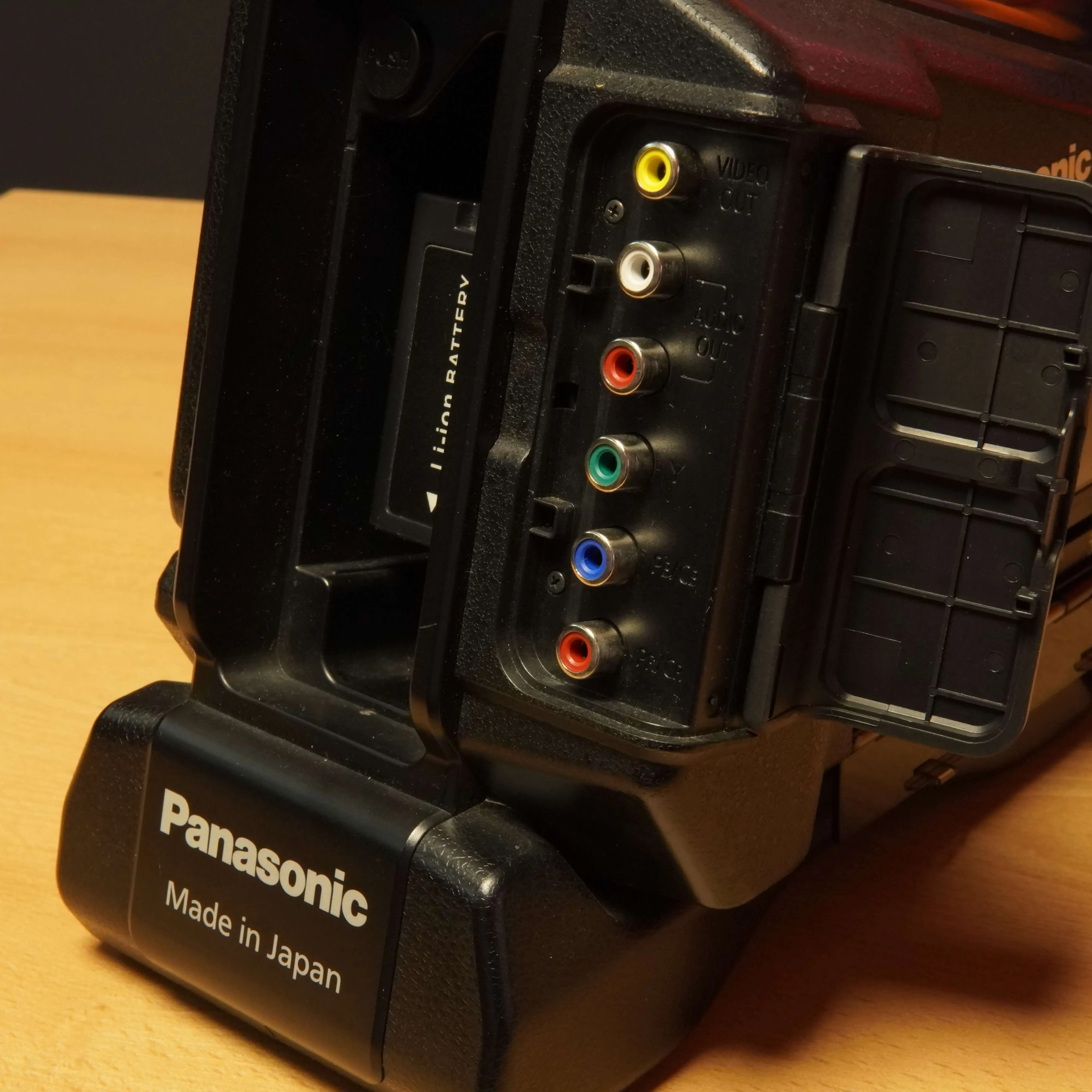 Camera Video Profesionala Panasonic AG-AC8EJ, Full HD, AVCCAM, 50 iZoom, Hybrid O.I.S. 28MM Wide, 20.4 MP, Negru - imagine 10