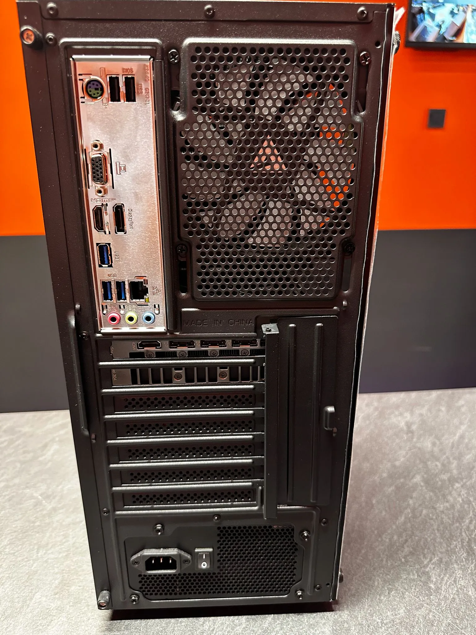 Sistem Desktop Gaming Alphagear, B760M, Intel Core i5-12400F, 16 Gb RAM, SSD 512 Gb, nVidia GeForce RTX 5050 8 Gb - imagine 3