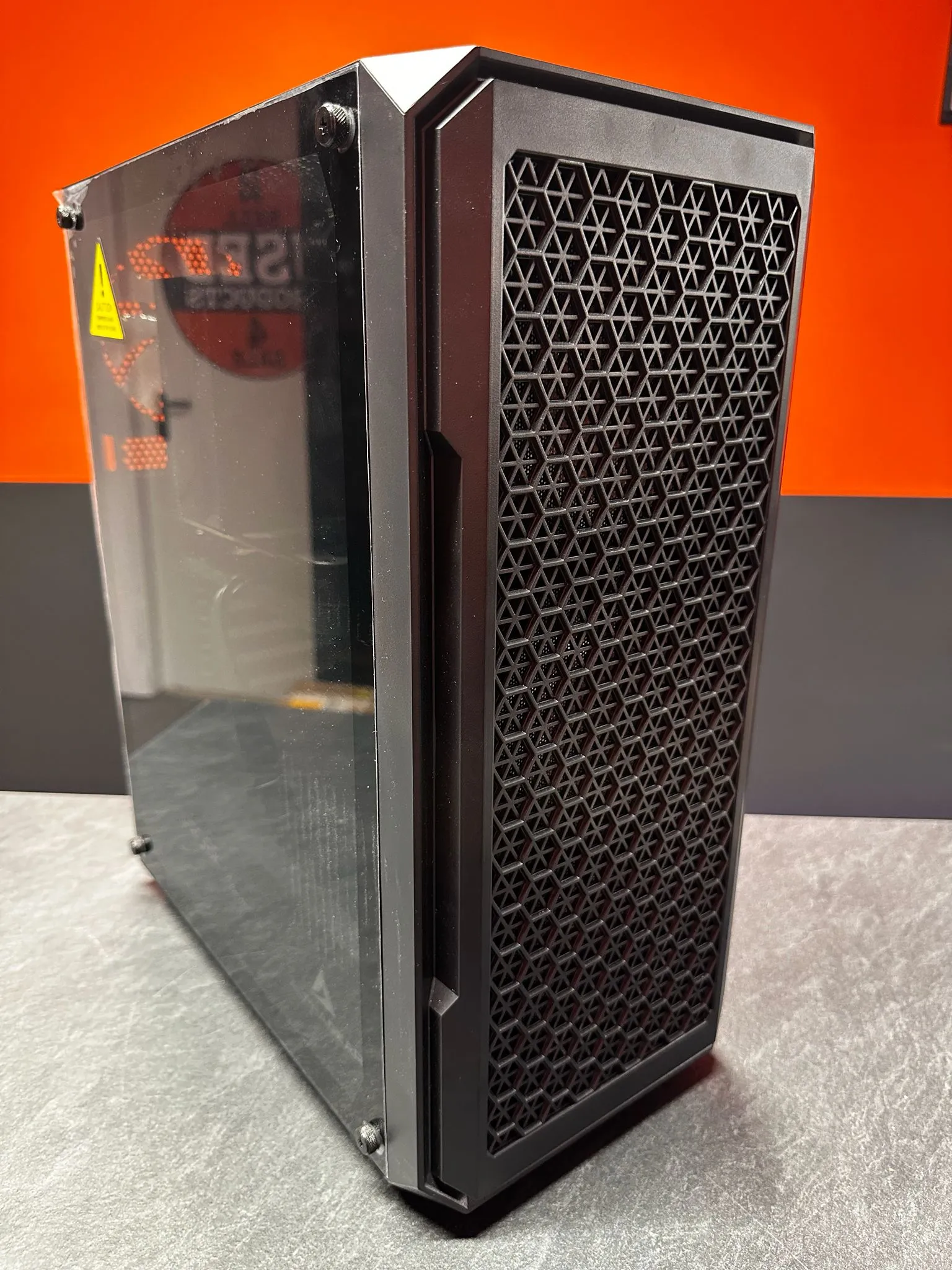 Sistem Desktop Gaming Alphagear, B760M, Intel Core i5-12400F, 16 Gb RAM, SSD 512 Gb, nVidia GeForce RTX 5050 8 Gb