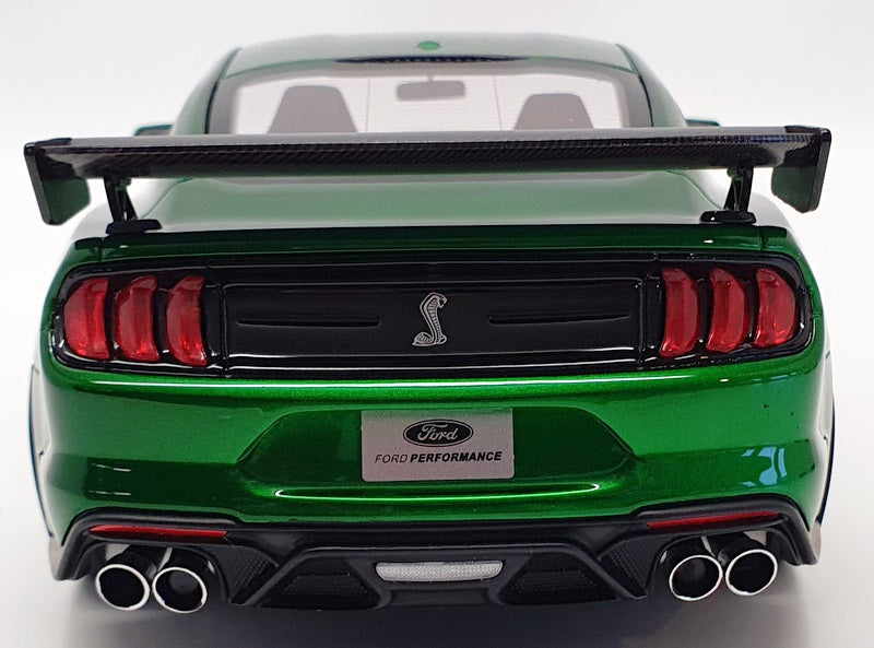 Macheta Auto 1:18 GT Spirit - Ford Shelby GT 500 Candy Apple Green Limited Edition 0320/1300 - imagine 2