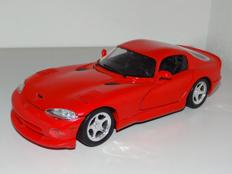 Macheta Auto 1:18 Bburago - Dodge Viper GTS Coupe Madei in Italy, Red