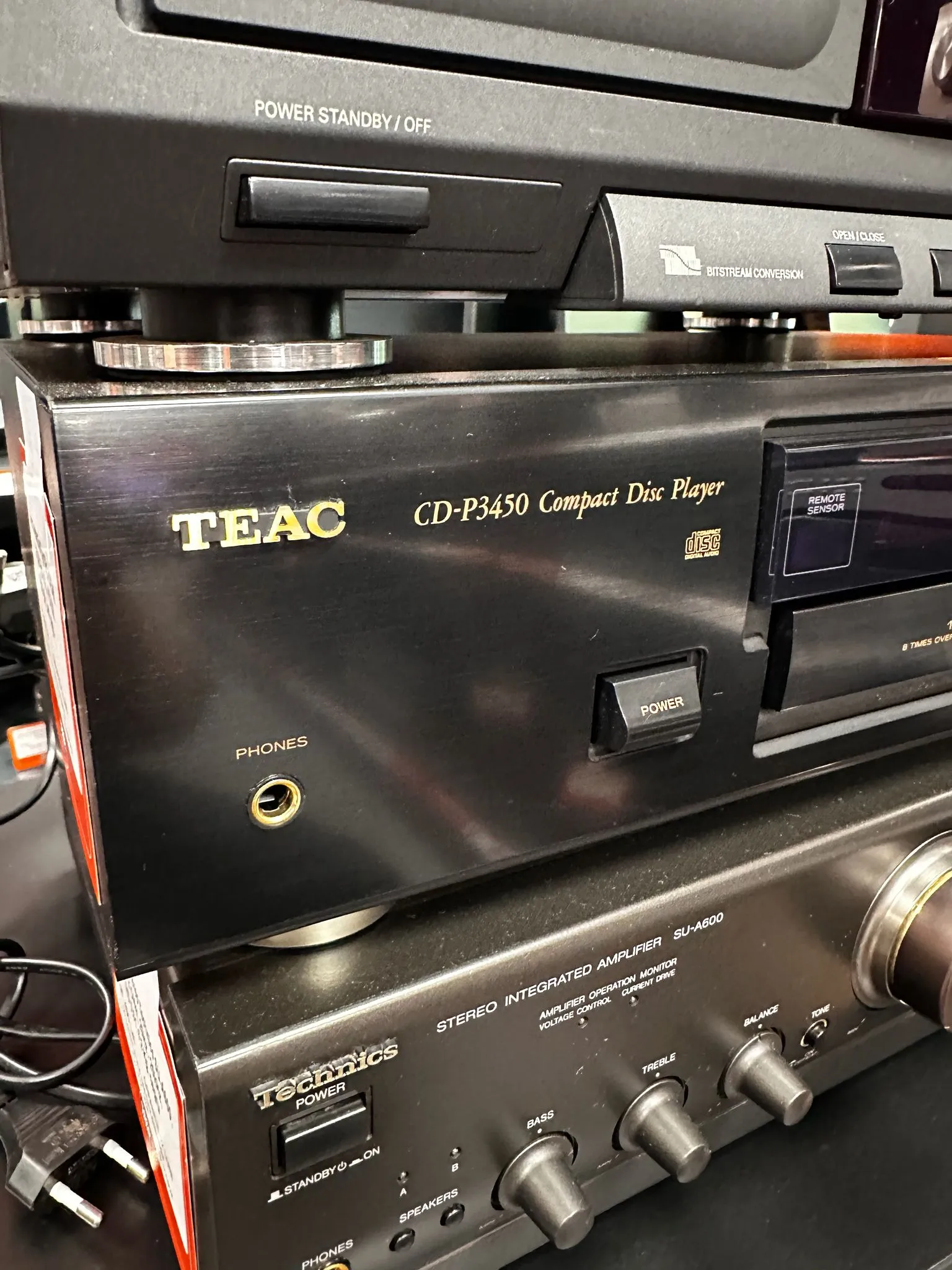 Stereo Compact Disc Player TEAC CD-P3450, 1-bit DAC, 5Hz - 20kHz, THD 0.008, Iesire optic, Casti, negru - imagine 2