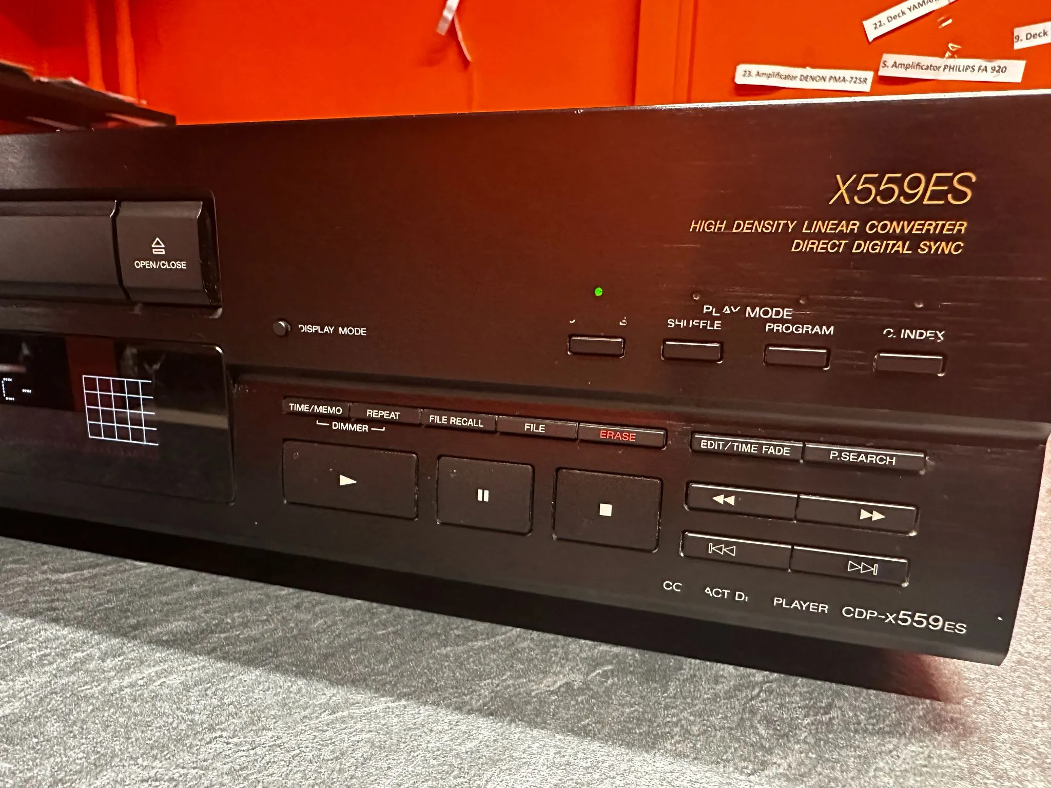 Stereo Compact Disc Player SONY CDP-X559ES, Format CD, 2Hz - 20kHz, mecanism KSS-272A, THD 0.001, 13 Kg, 1992, negru - imagine 2