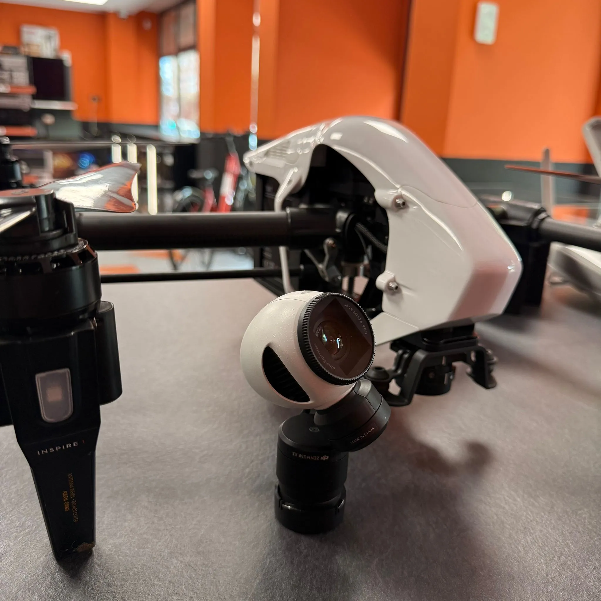 Drona DJI Inspire 1 V2.0, 4K UHD, Gimbal Zenmuse X3, 2 telecomenzi, Master/Slave, 1 acumulator, Cutie transport - imagine 5