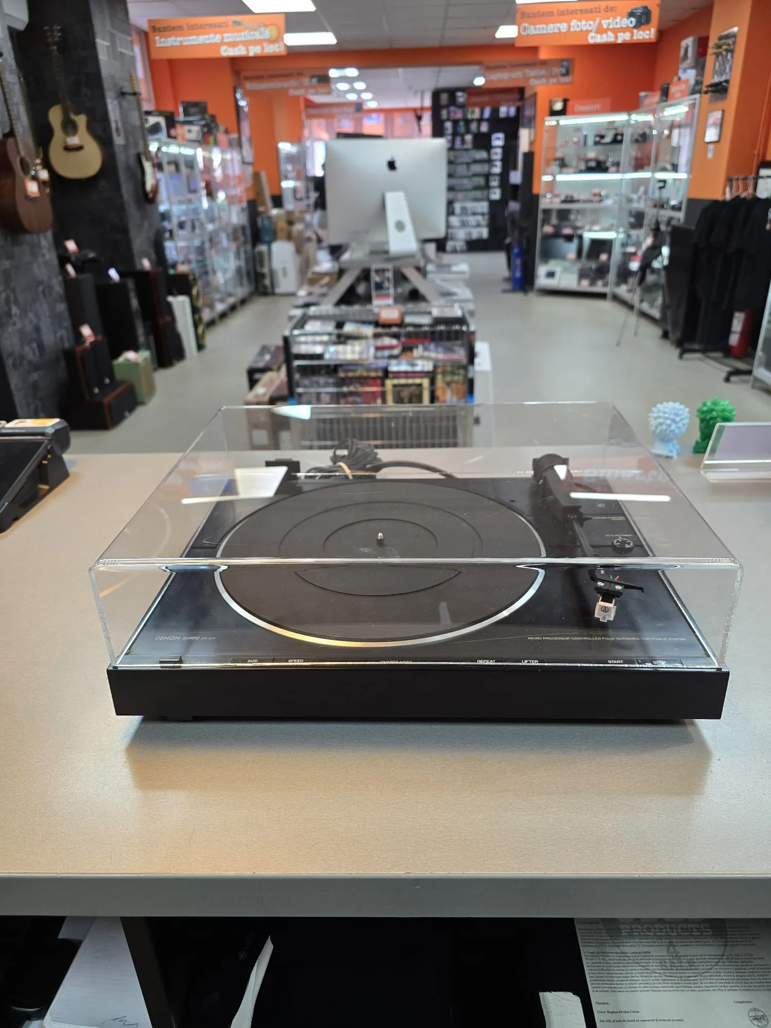 Pick-Up DENON DP-23F, 33.33/45RPM, Platou de Aluminiu 30Cm, Complet-Automat, Brat 220mm cu Servocontrol Electronic, Raport semnal-zgomot 75 dB, Quartz Lock Direct Drive, Consum 7 W, Alimentare Interna, Negru - imagine 3