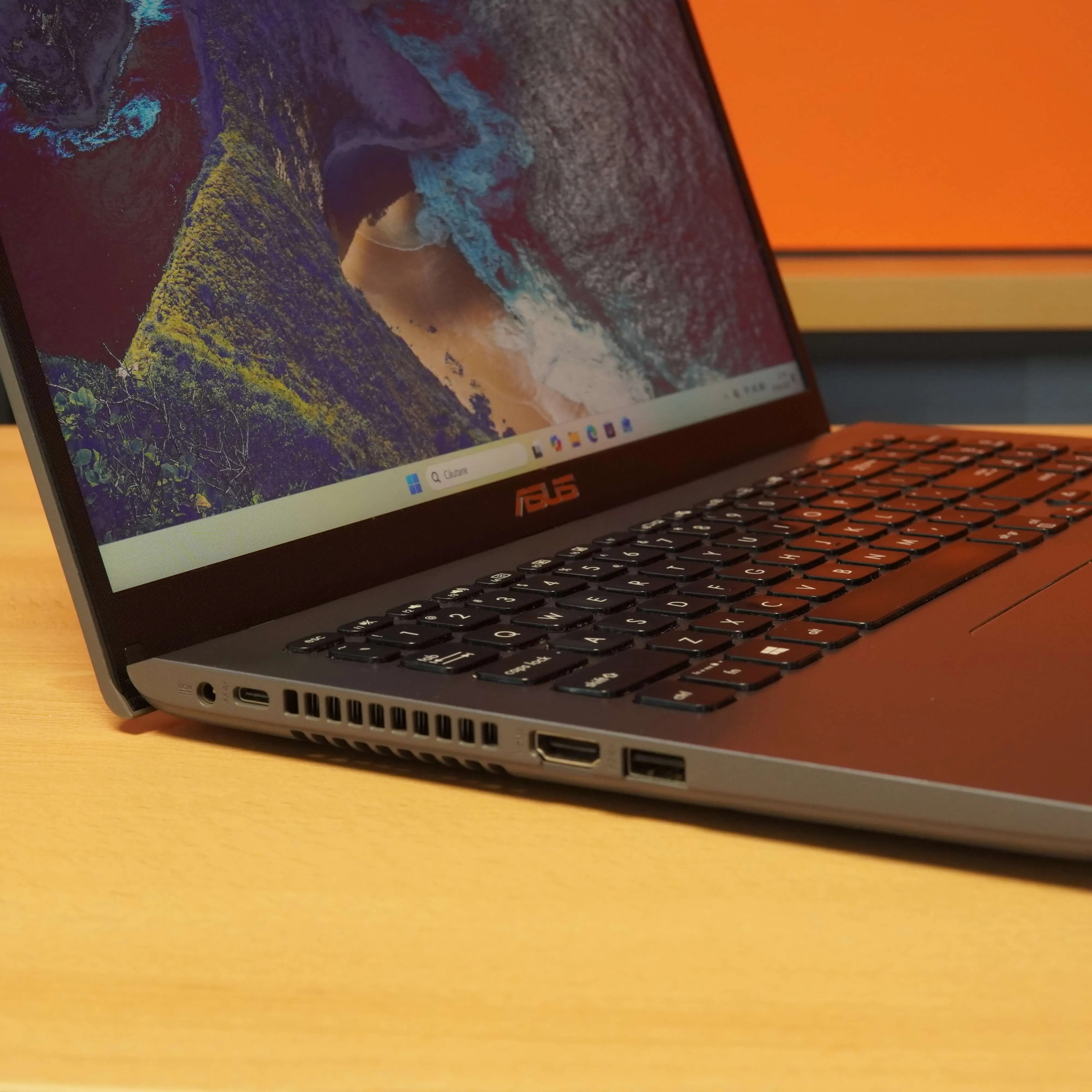 Asus X509F i7-8565u 8GB RAM, 512GB SSD, Intel UHD Graphics 620, (Defect Cosmetic) - imagine 5