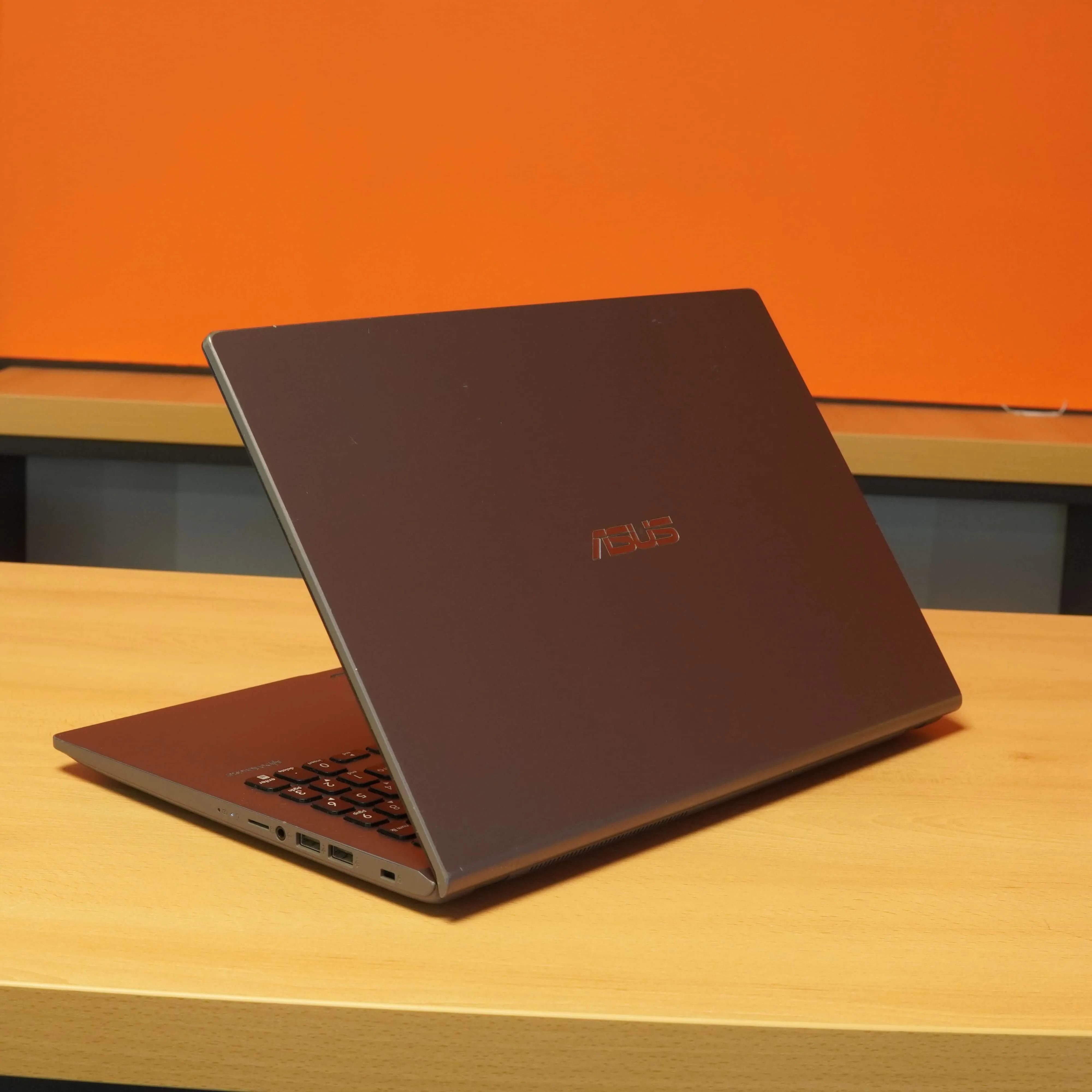 Asus X509F i7-8565u 8GB RAM, 512GB SSD, Intel UHD Graphics 620, (Defect Cosmetic) - imagine 8