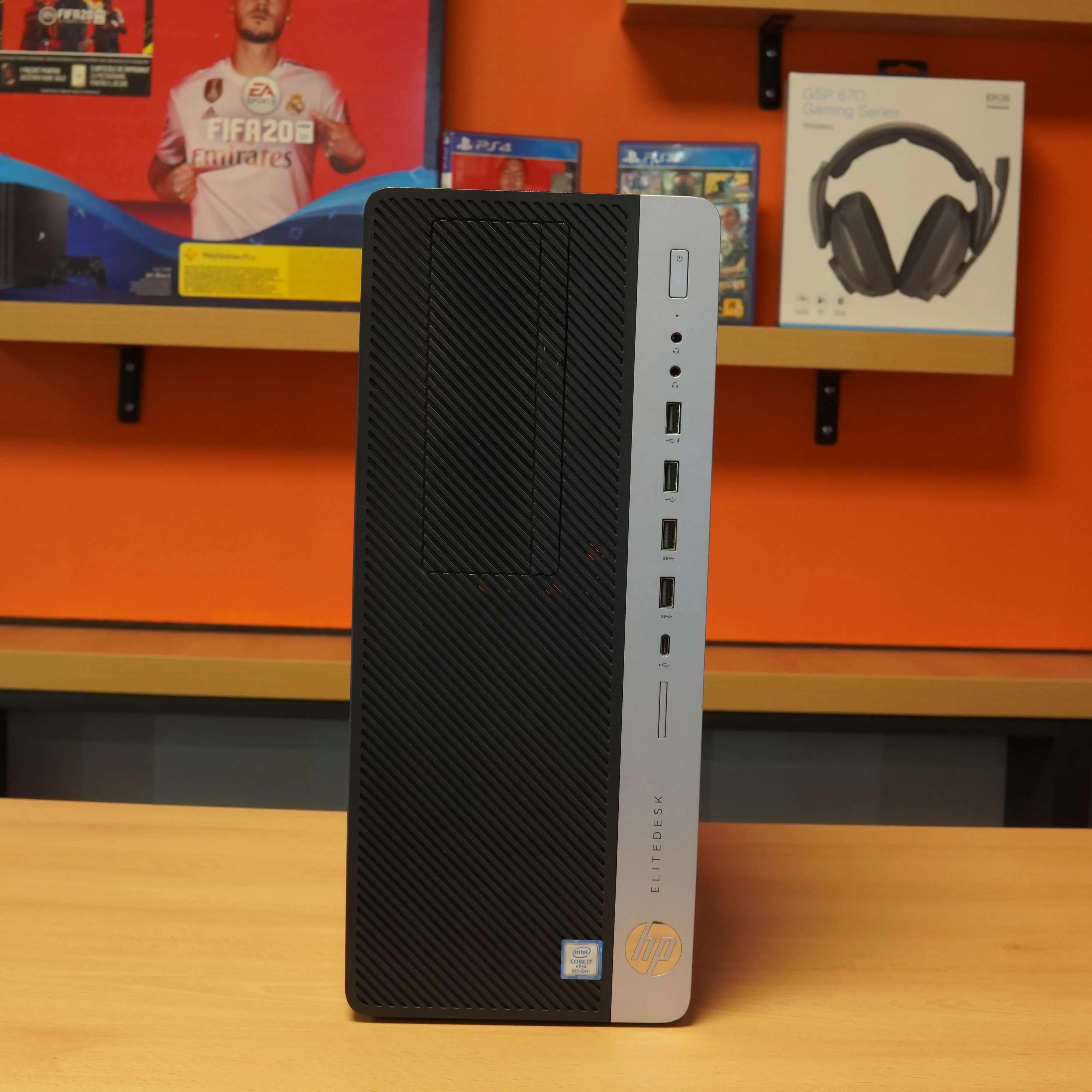 HP Elitedesk 800 G5 Tower i7-9700, 16 GB RAM, 128 GB SSD, DisplayPort, USB, Negru - imagine 2