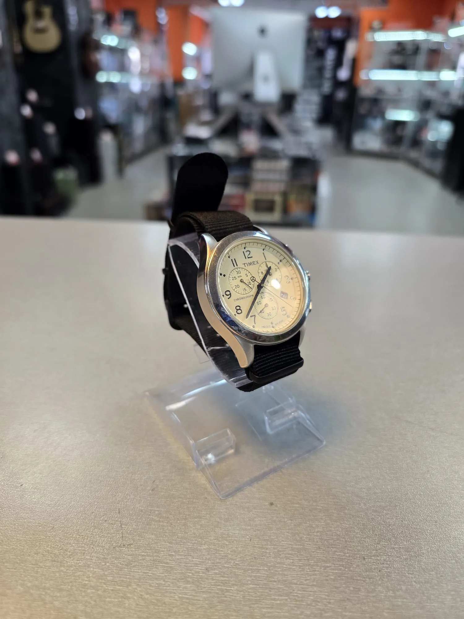 Ceas barbatesc Timex T2M468, 42mm, 10ATM, Carcasa otel inoxidabil, Bratara Compatibila, Analog, Quart, Argintiu/Crem - imagine 2