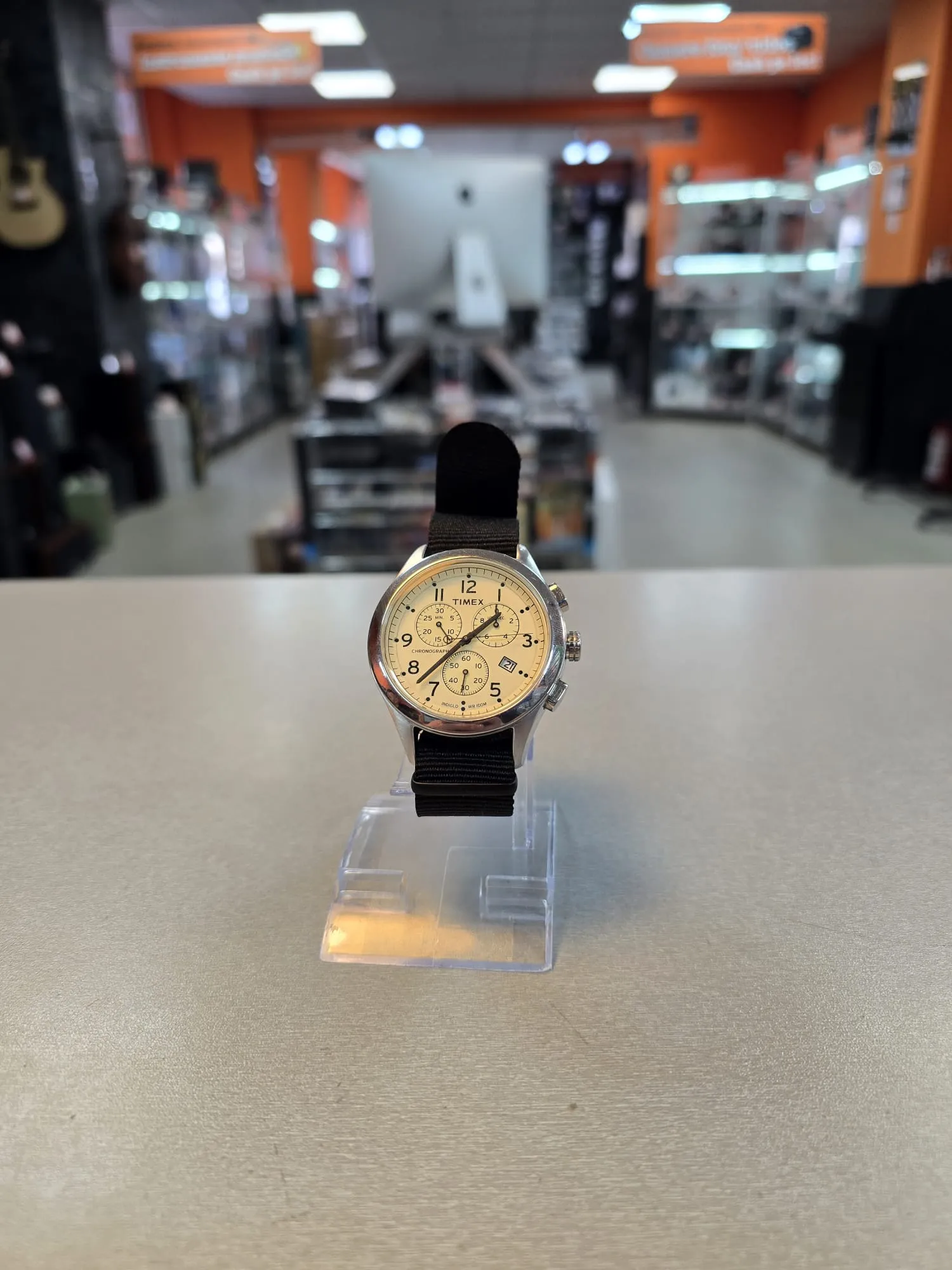 Ceas barbatesc Timex T2M468, 42mm, 10ATM, Carcasa otel inoxidabil, Bratara Compatibila, Analog, Quart, Argintiu/Crem