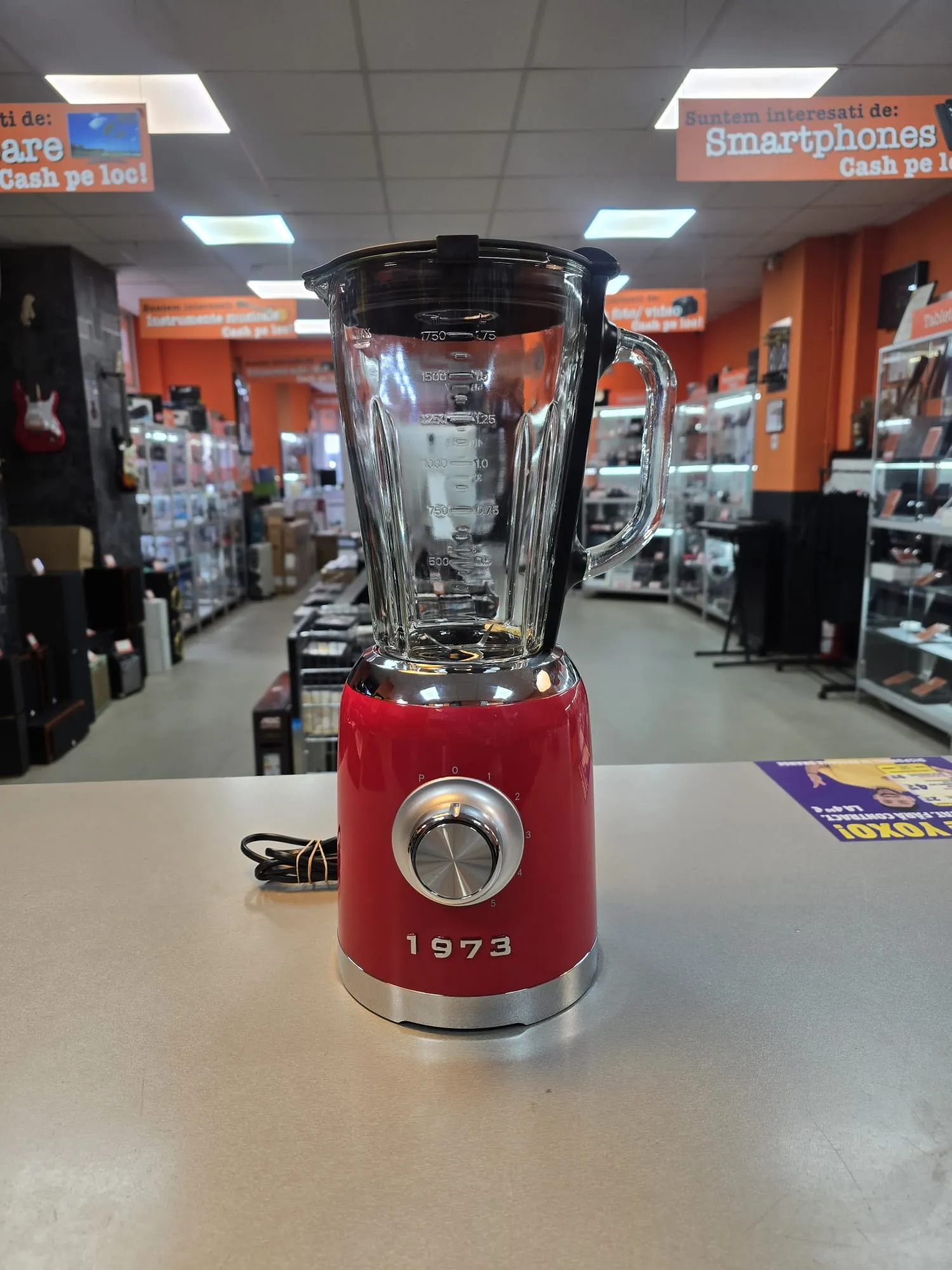 Blender SilverCrest kielichowy, Putere 600W, Cana sticla 1.8L, 5 trepte de viteza, Functie Pulse, Lame otel inoxidabil, Functie zdrobire gheata, Rosu