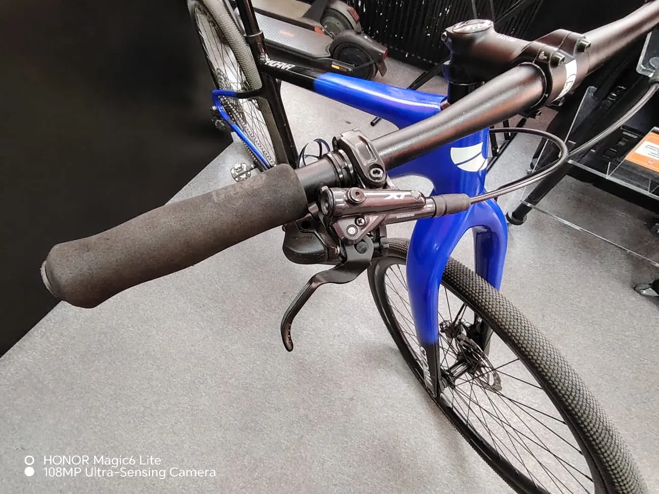 Bicicleta Gravel Storm Moana Carbon, Marime M, Roti 27.5 Inch, Frane pe disc Hidraulice Shimano Deore XT, 1x 12 Viteze, Schimbator SRAM Rival AXS, Albastru/Negru - imagine 2