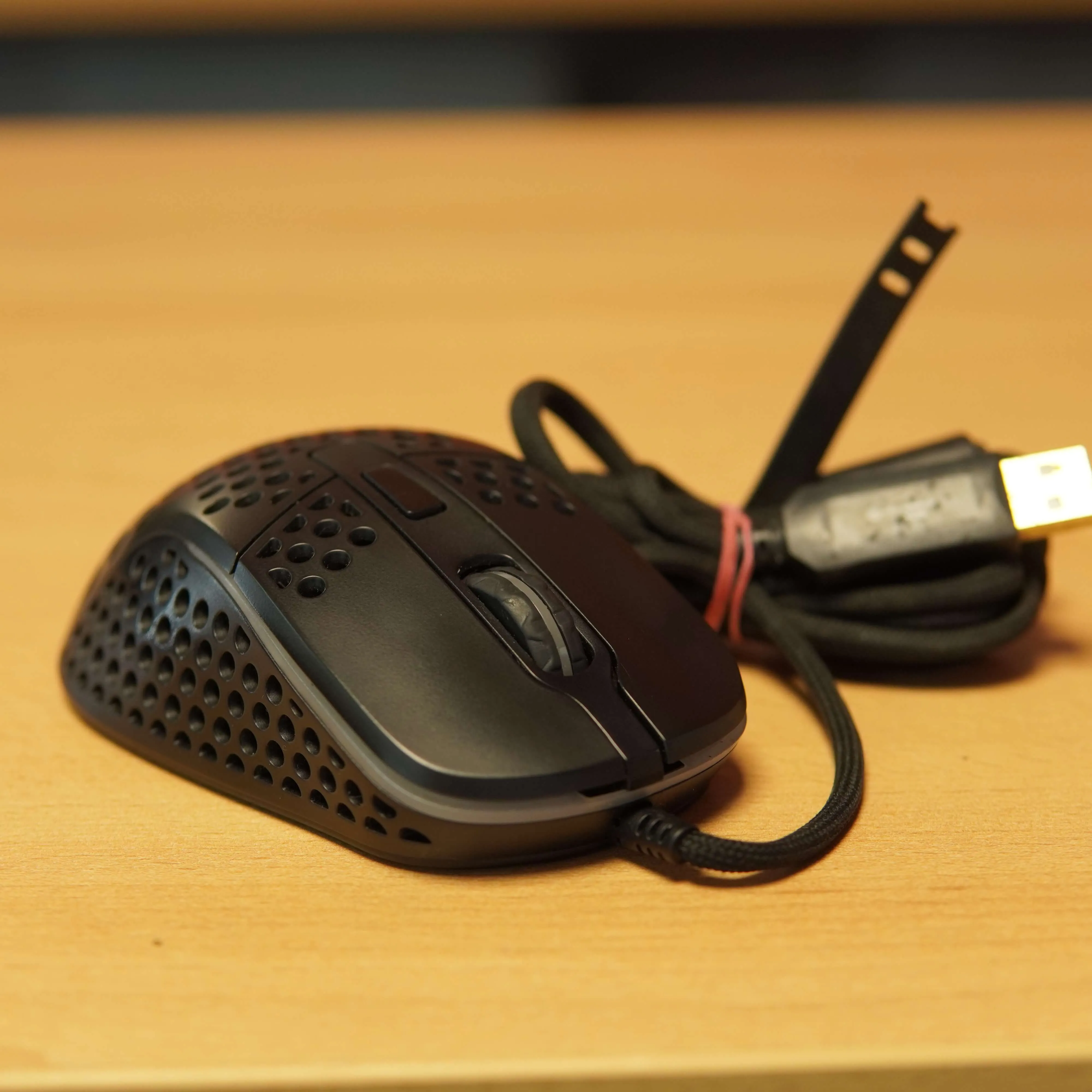 Mouse Gaming Xtrfy M4, RGB, Negru - imagine 2