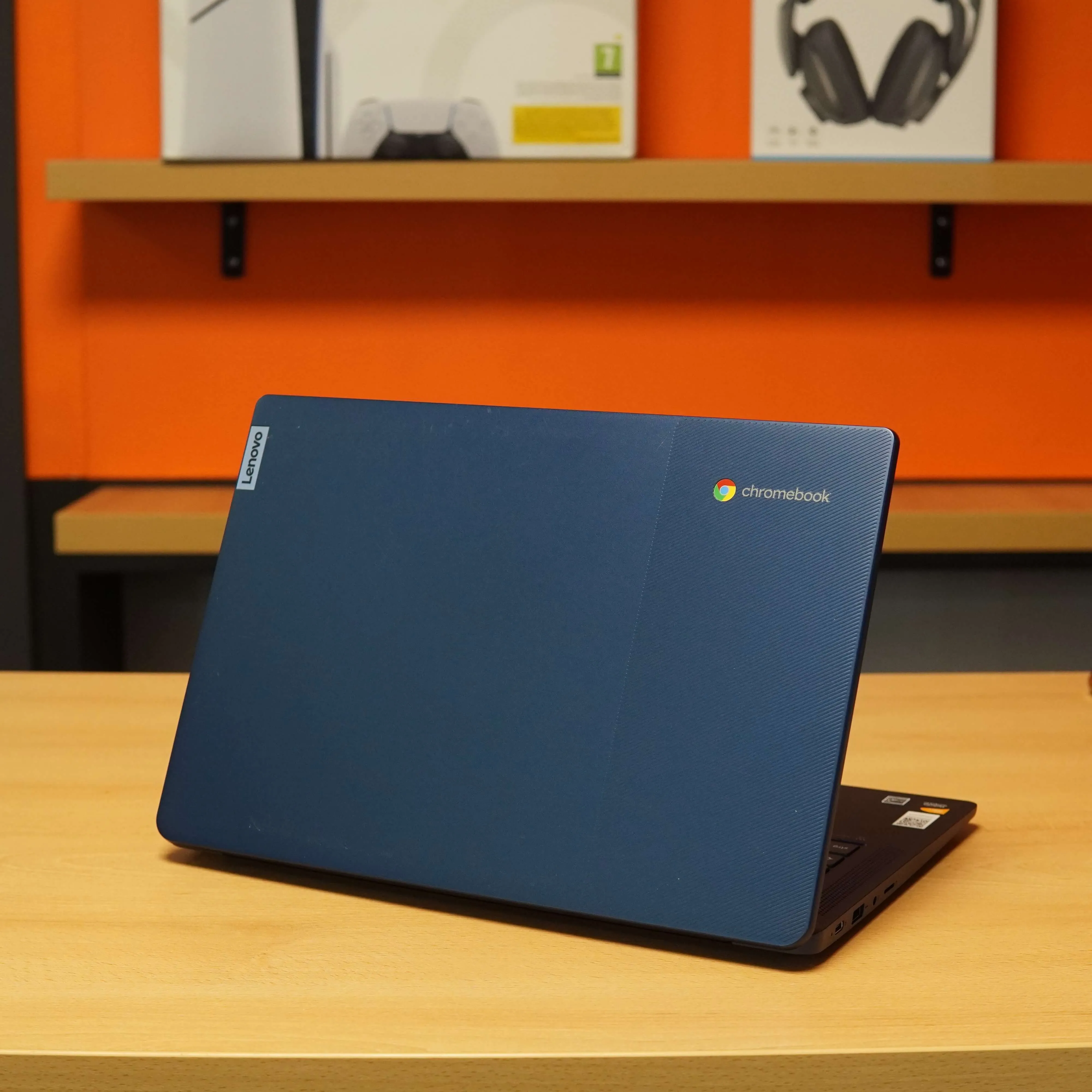 Lenovo Chromebook IdeaPad Slim 3 14M868, 14'', MediaTek Kompanio 520 8-Core, 8 GB, 128 GB SSD, Albastu, Tastatura QWERTZ - imagine 4