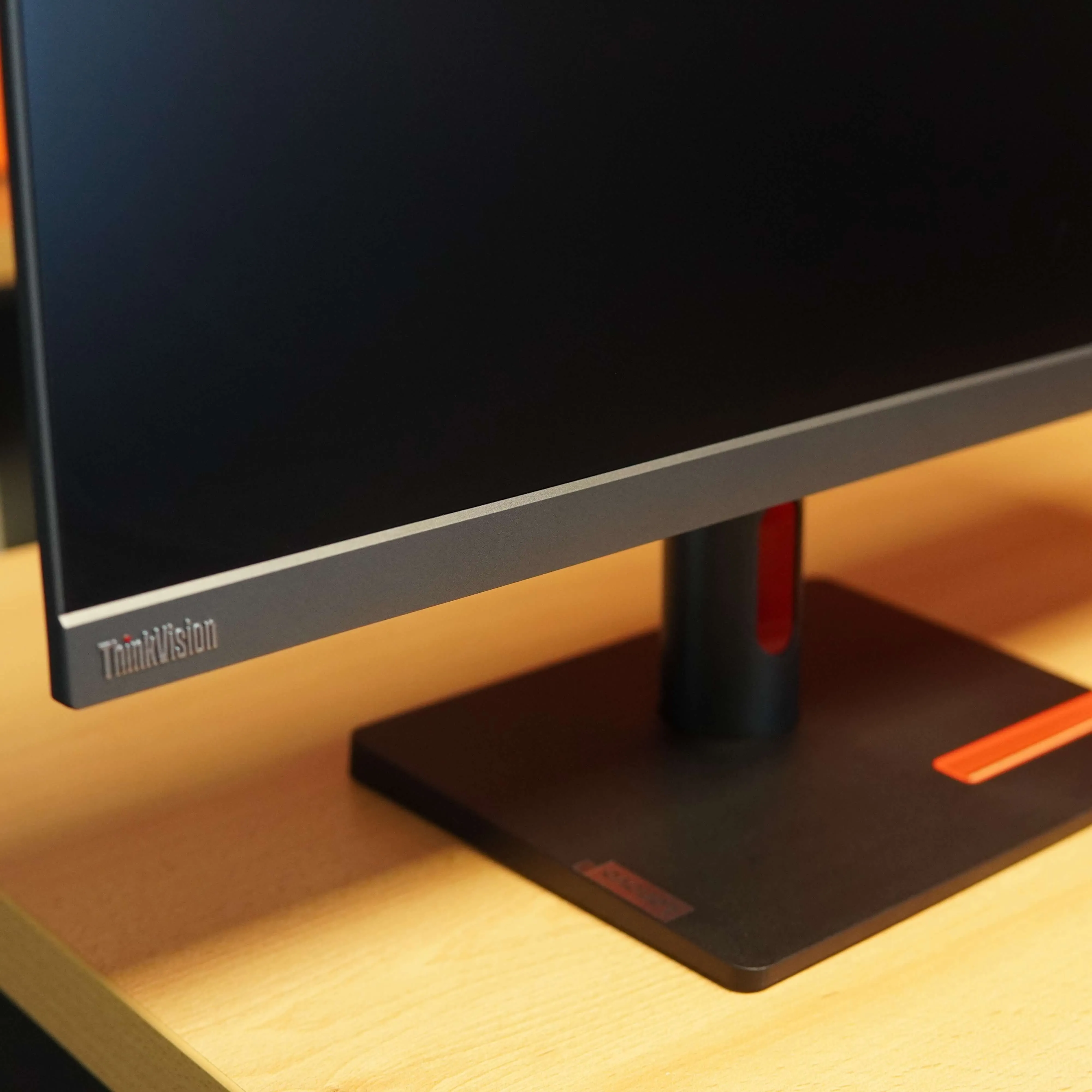 Monitor Lenovo ThinkVision S24i-30, 23.8'' (61cm), Full HD (1920 x 1080), VGA, HDMI, Negru - imagine 3