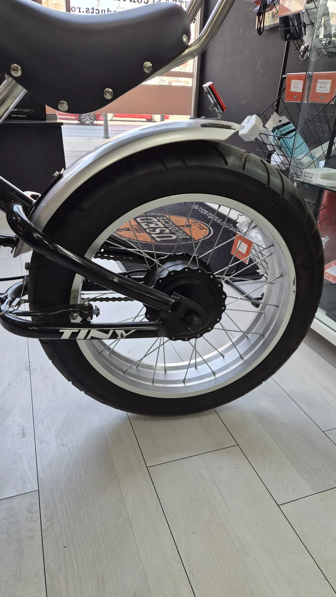 Bicicleta Electrica Domekit E-Bike, 350W, 35-50 km/H, Sustine pana la 140 kg, Autonomie pana la 25 km, Cadru din otel cu carbon ridicat, Roata Fata 24 inch, Roata Spate 20 inch, Cheie pornire bicicleta, Far, Claxon, Negru/ Rosu - imagine 5