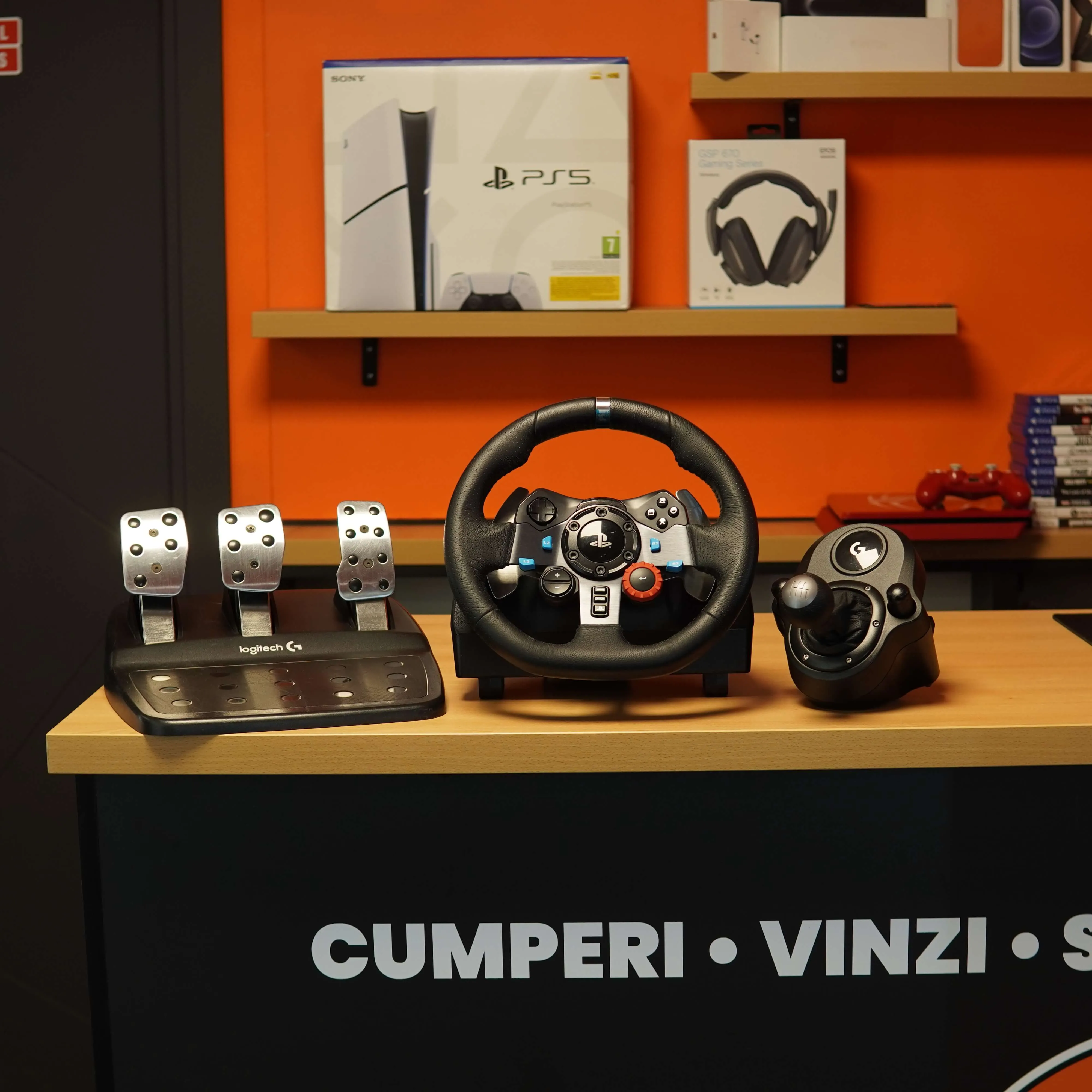 Volan cu Pedale + Schimbator Logitech G29 Driving Force pentru PC, PS3, PS4, PS5 - imagine 2