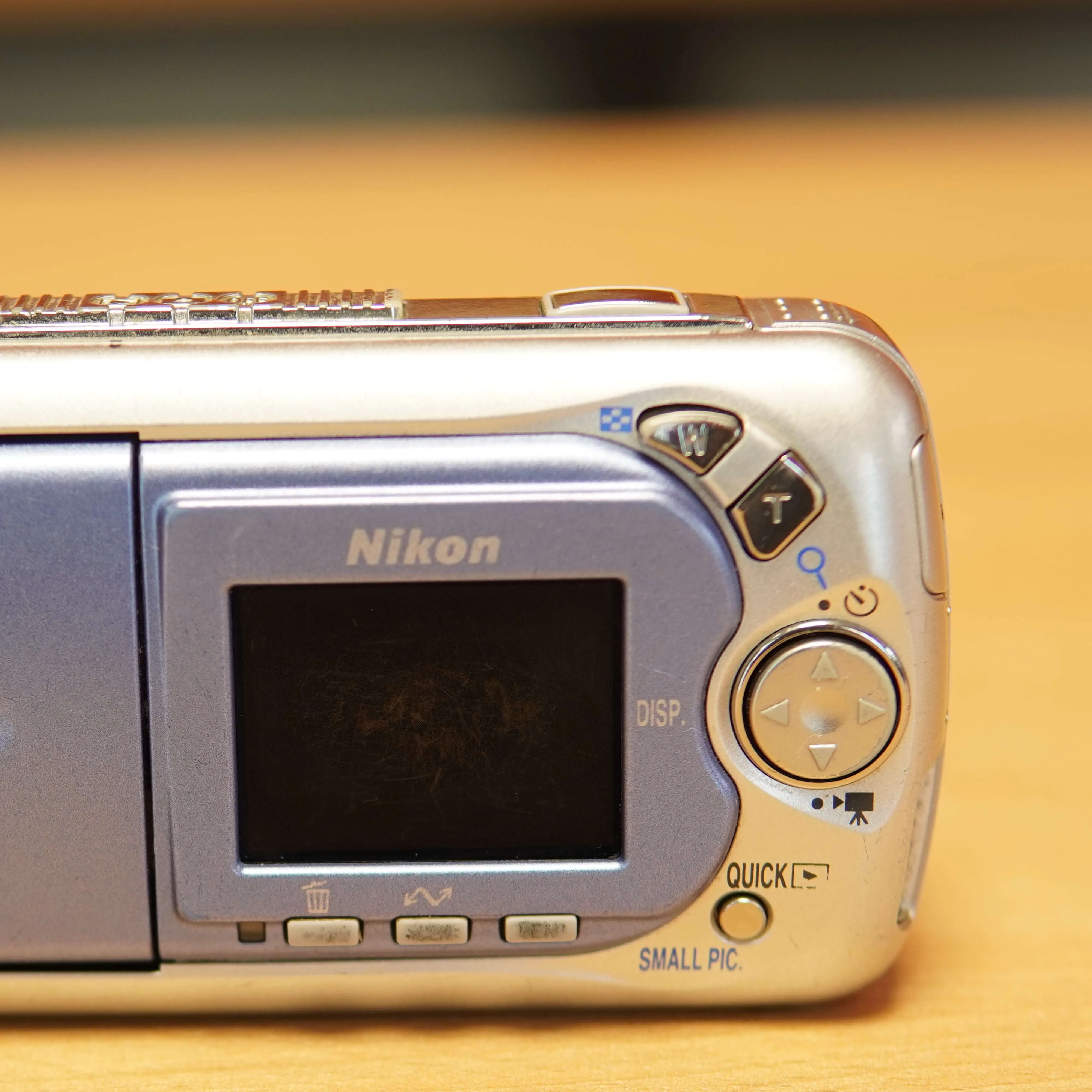 Camera Digitala Vintage Nikon Coolpix 2500, Obiectiv Rotativ, 2 MP, 3x Optical Zoom + Card Compact Flash - imagine 4