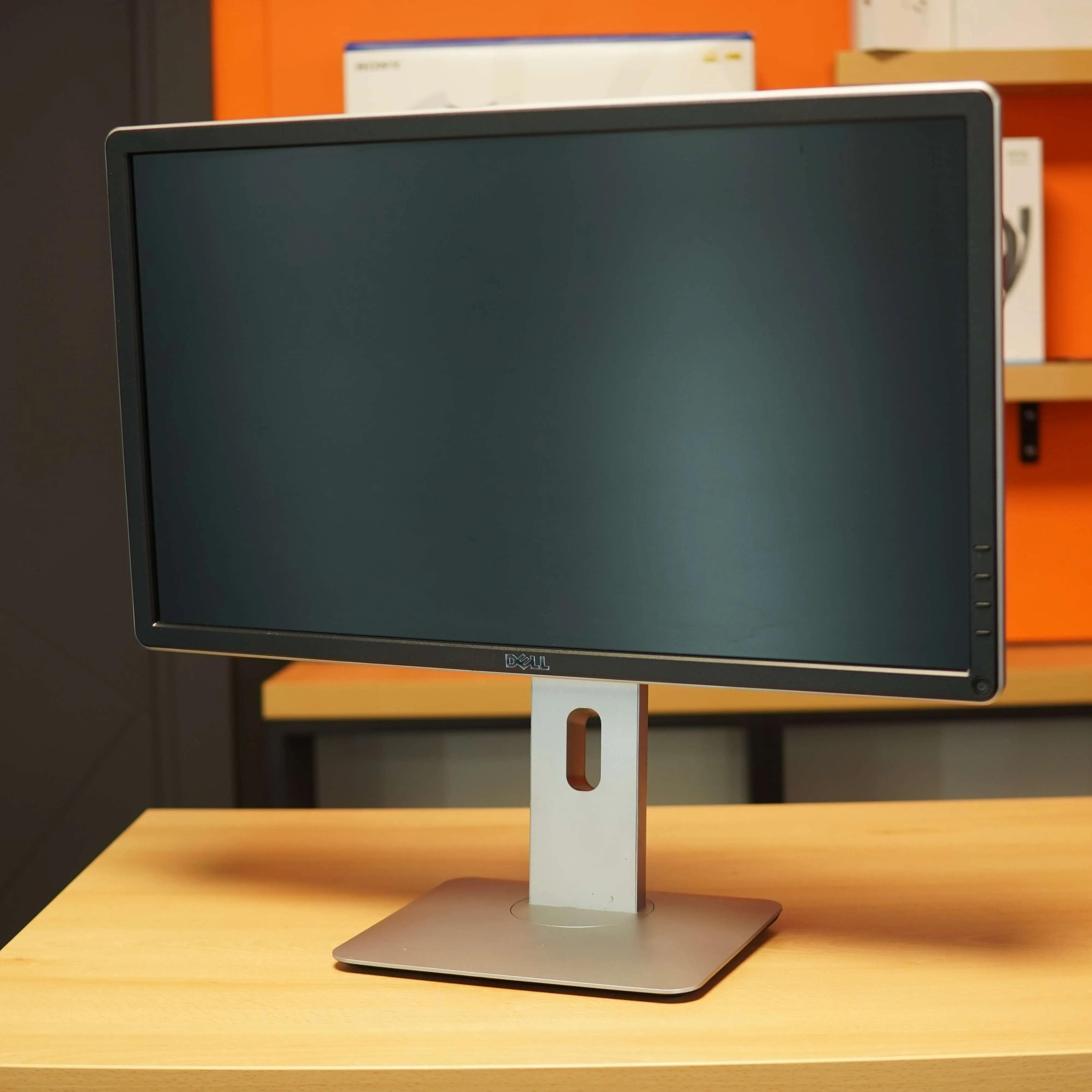 Monitor DELL P2314HT, 23 inch LED, 1920 x 1080, DVI, VGA, DisplayPort, Widescreen Full HD - imagine 5
