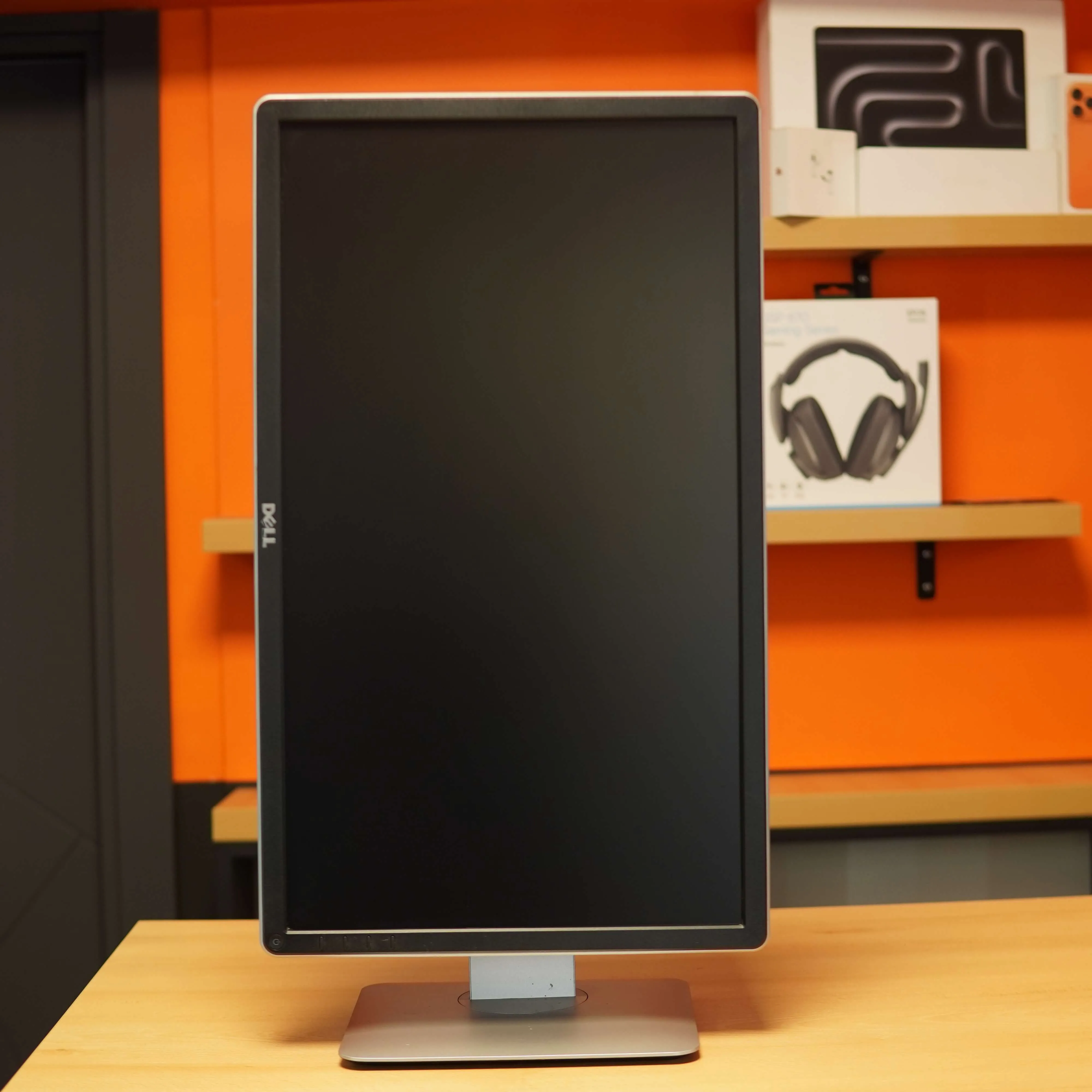 Monitor DELL P2314HT, 23 inch LED, 1920 x 1080, DVI, VGA, DisplayPort, Widescreen Full HD - imagine 2