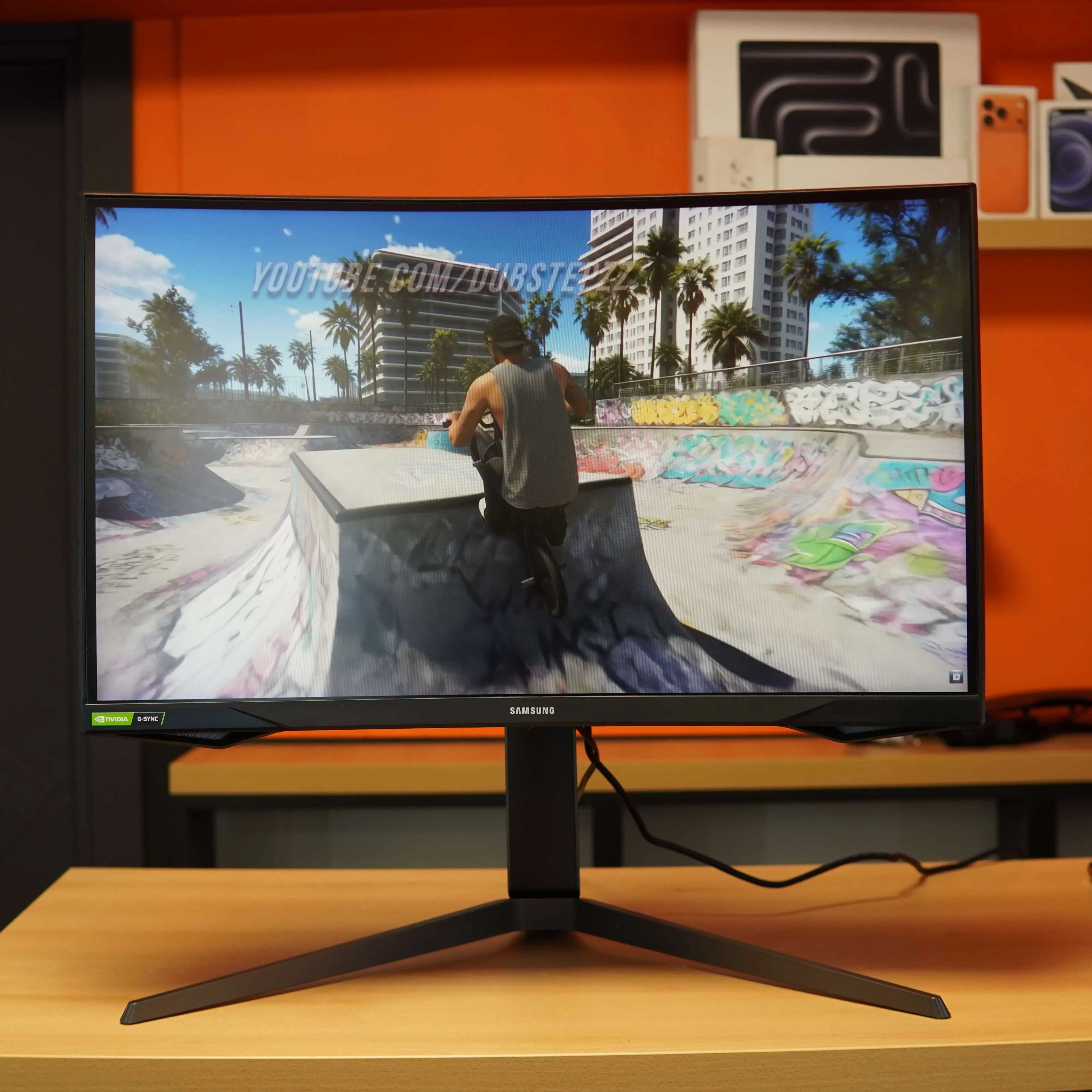 Monitor Curbat Gaming Odyssey G7 27", WQHD, DisplayPort, QLED VA Samsung 1ms, 240Hz, G-Sync, Negru - imagine 2