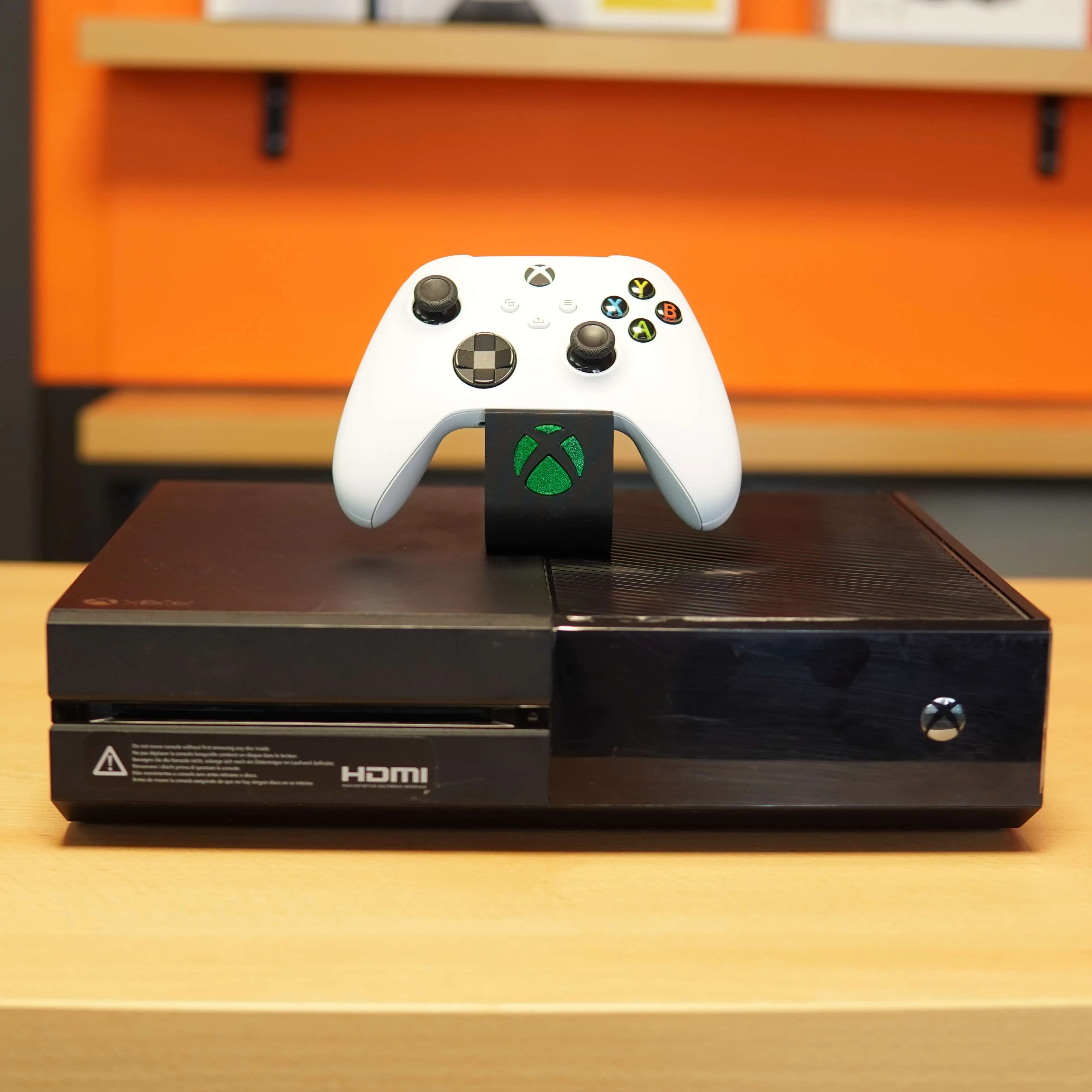 Consola Microsoft Xbox One 1 TB + Controller (Series S/X), Negru - imagine 2