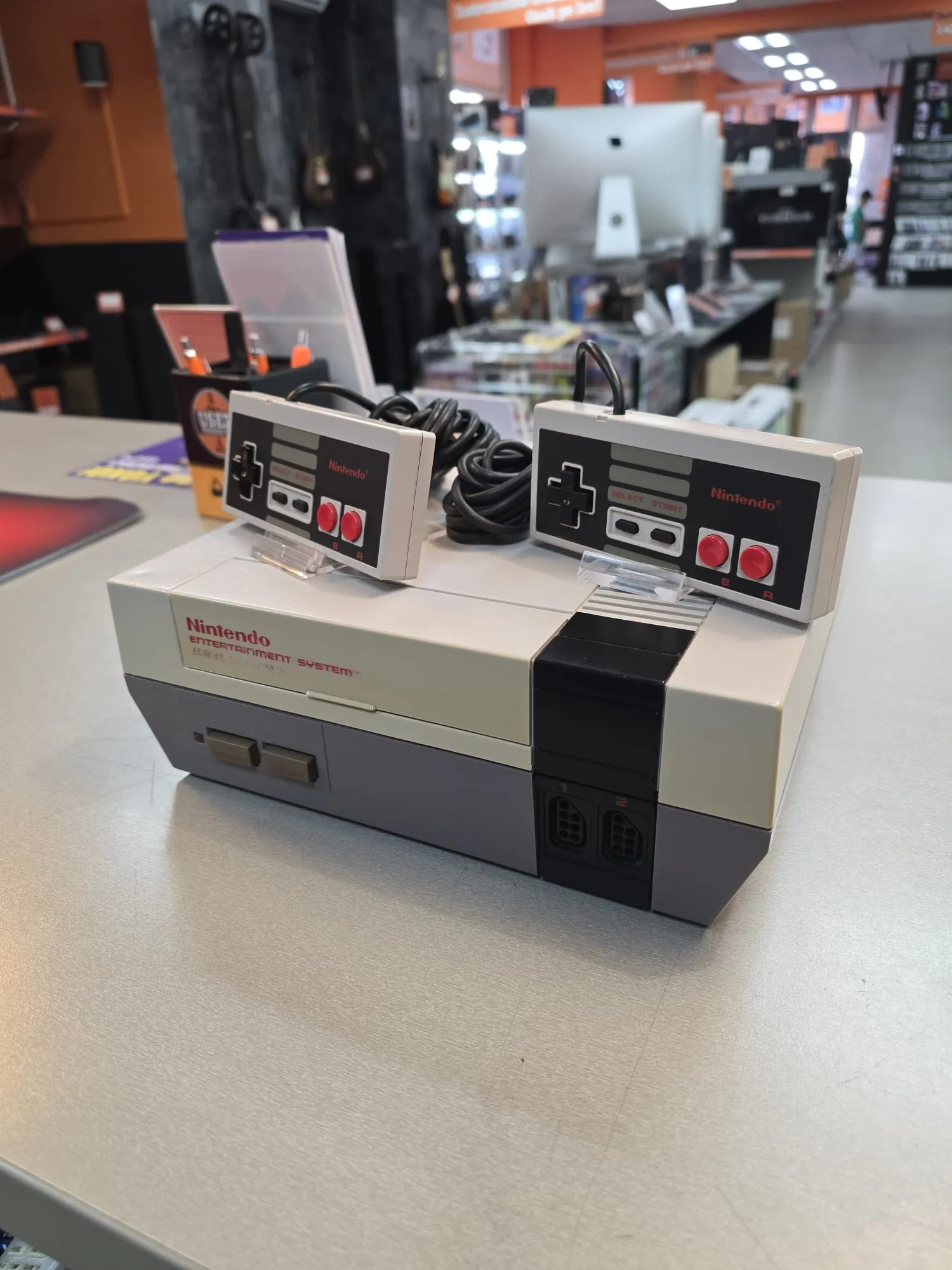Consola Nintendo Entertainment System NES NESE-001 + 2x Controller - imagine 2