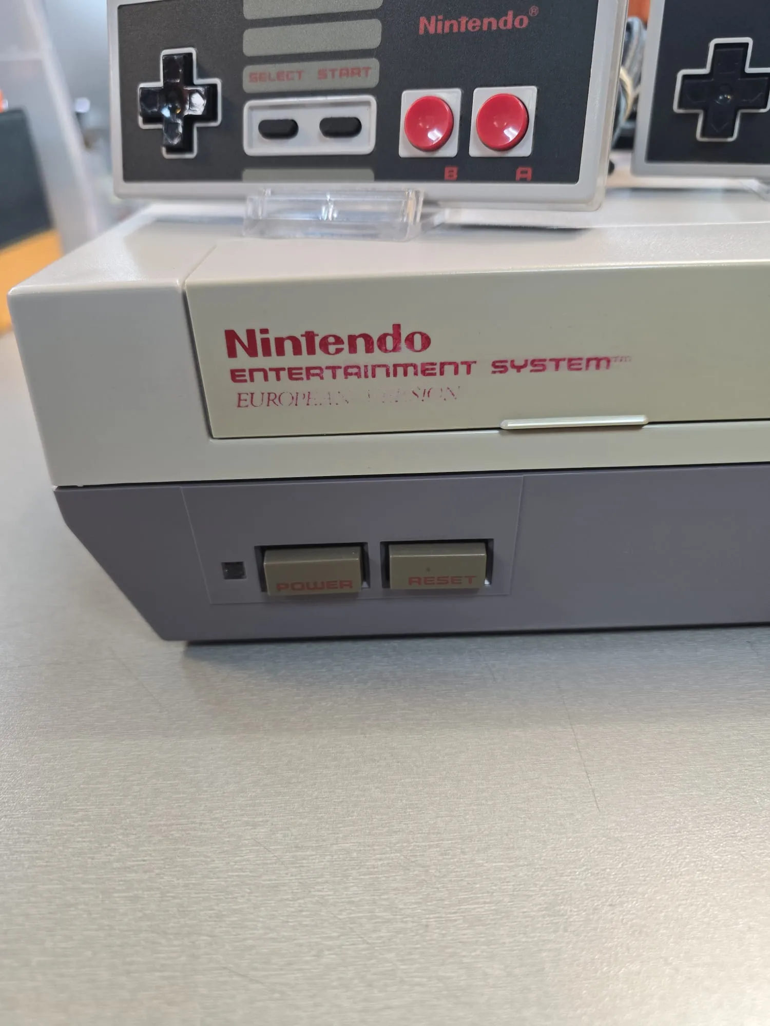 Consola Nintendo Entertainment System NES NESE-001 + 2x Controller - imagine 3