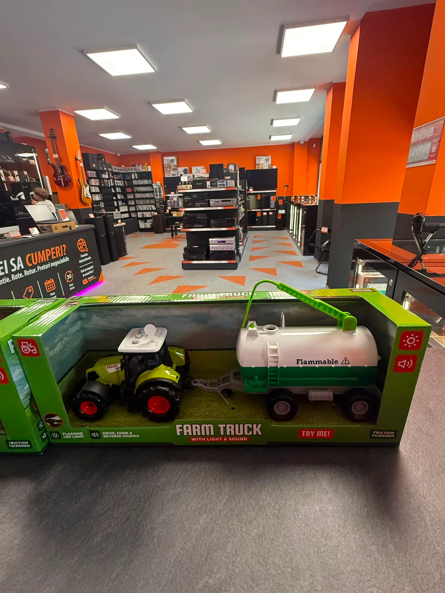 Set Tractor de Jucarie JohnToy Junior Farming cu Remorca si incarcator, lumini, sunete, 39 cm, 3+ Ani - imagine 2
