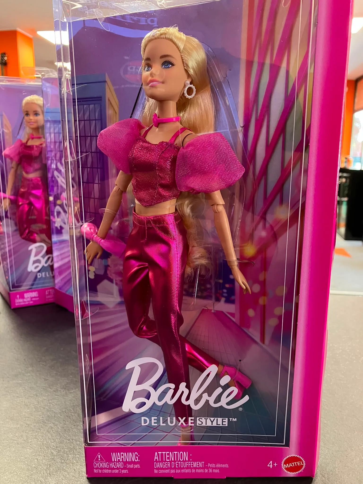 Papusa Barbie Deluxe Style 5, Mattel, JFP40, Tinuta Roz Metalizata, cu Accesorii, 32 Cm, 4+ Ani - imagine 2