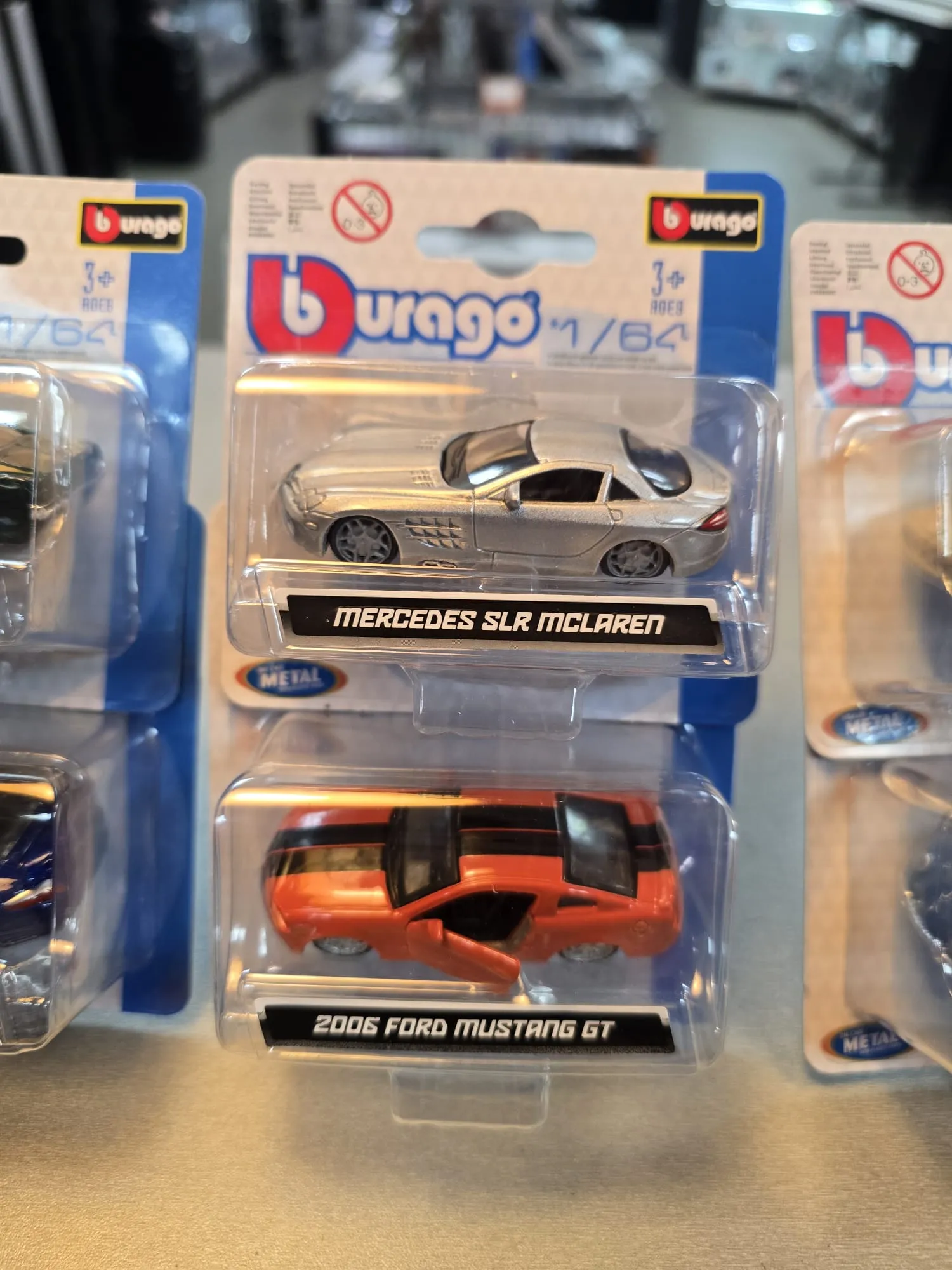 Macheta Auto Burago 18-59000, DieCast +3 Ani, 1:64, Diverse Model - imagine 3