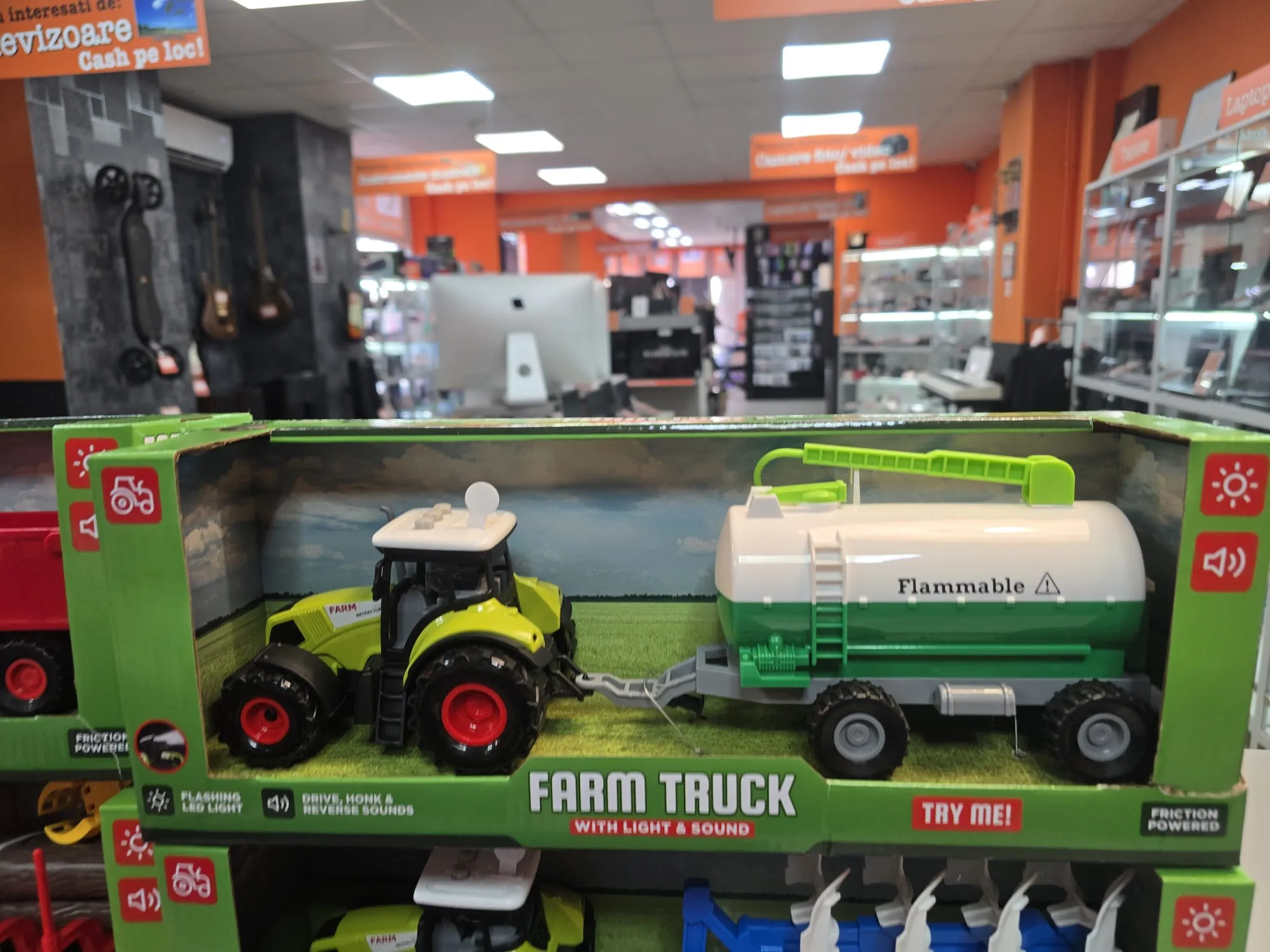 Macheta Tractor de Ferma cu atasament, Luminii, Actionare Prin Tragere, Multiple sunete, Verde - imagine 3