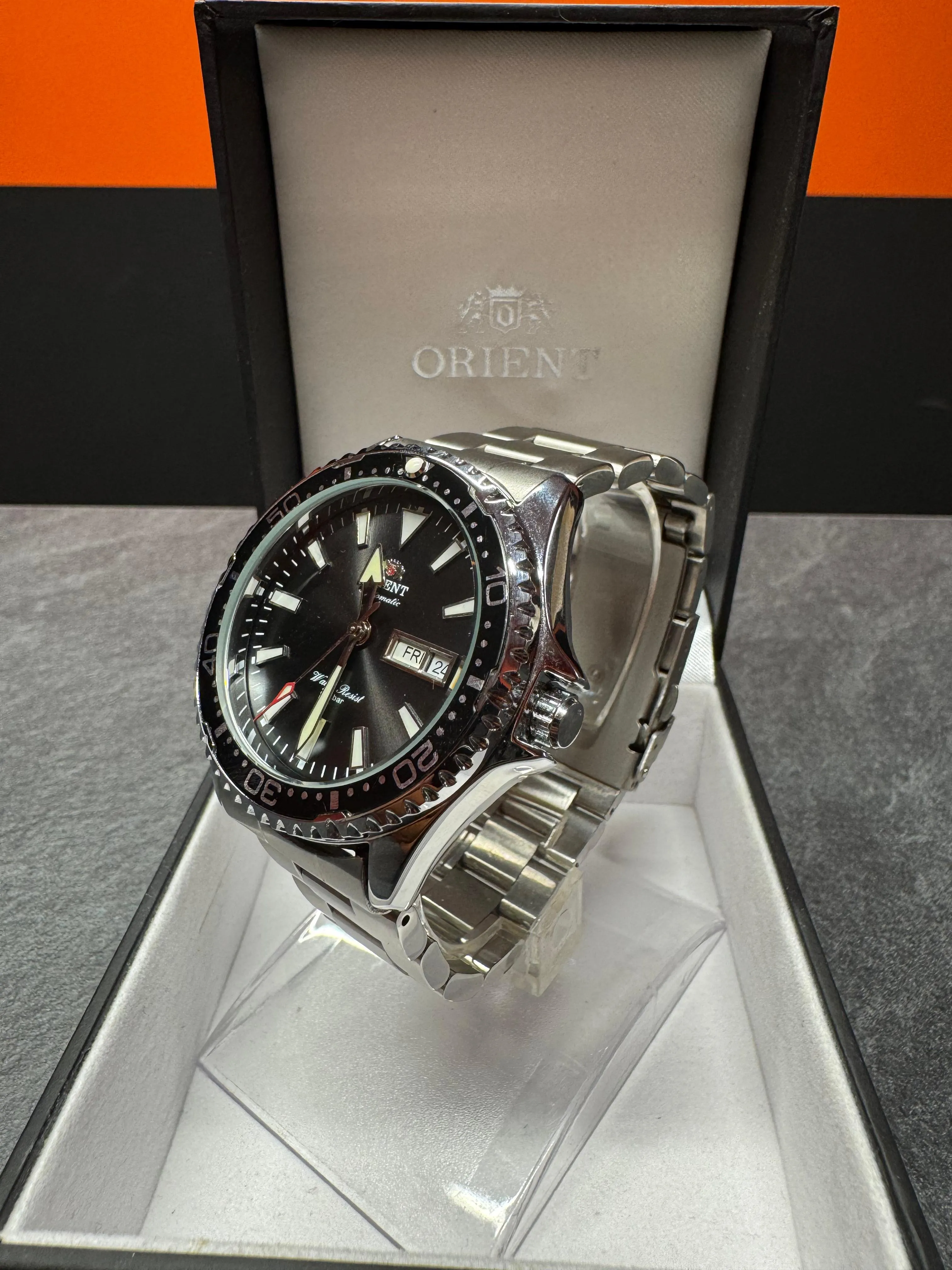 Ceas barbatesc ORIENT RA-AA0001B19B Mako III, 40mm, Automatic, Curea si carcasa otel inoxidabil, 20ATM, Analog