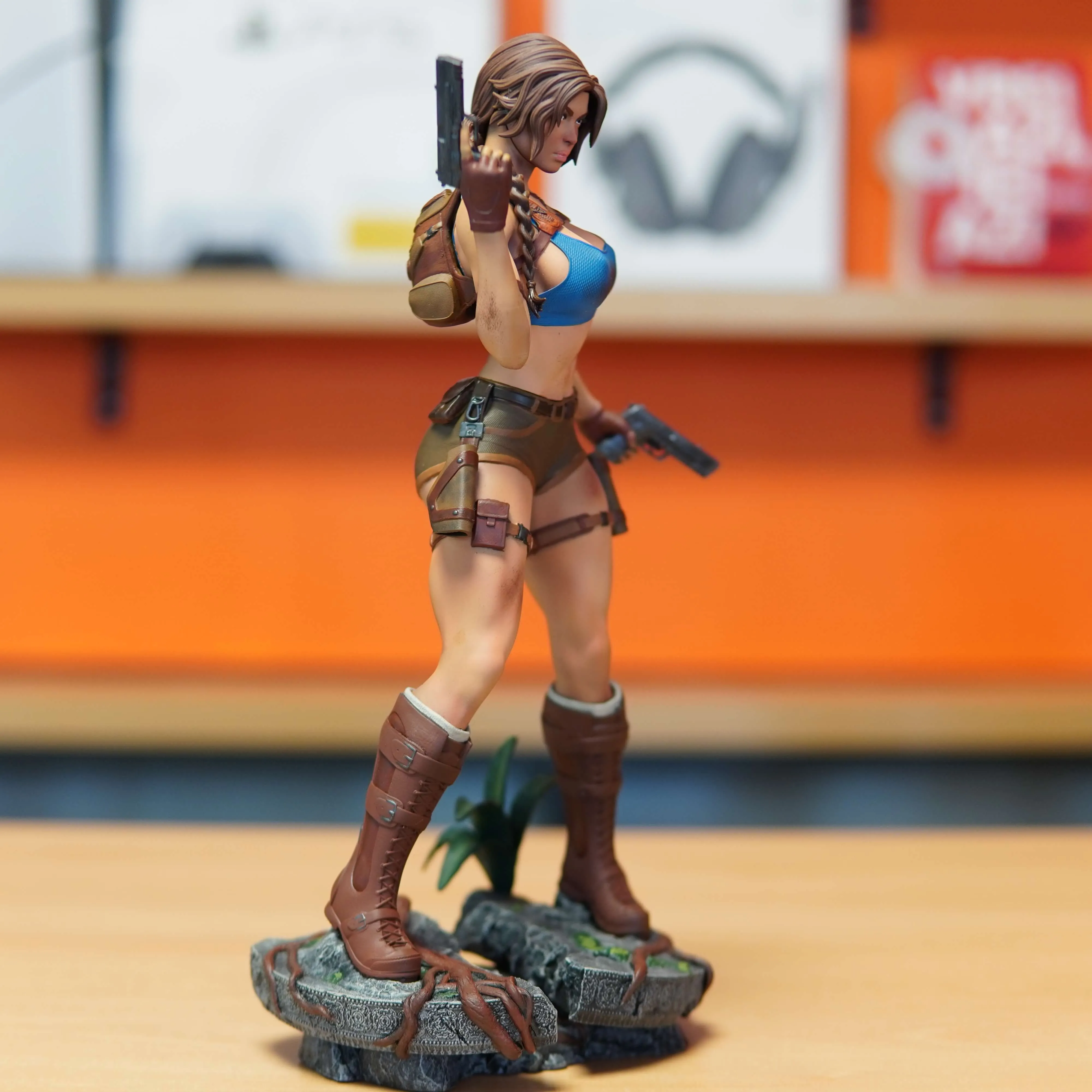 Lara Croft - Tomb Raider (Figurina Printata 3D, Rasina, Pictata / Finisaj Manual), 30cm - imagine 2
