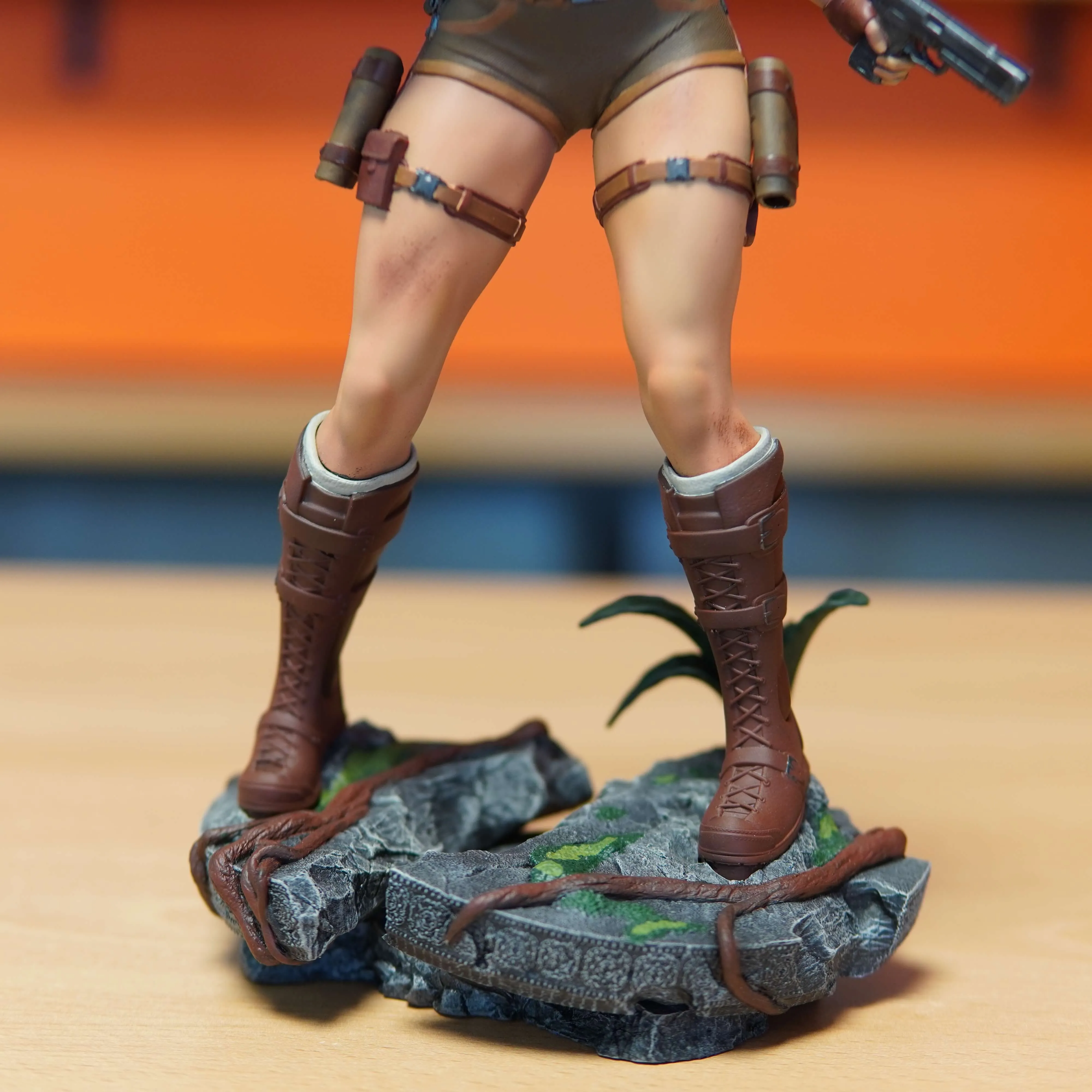 Lara Croft - Tomb Raider (Figurina Printata 3D, Rasina, Pictata / Finisaj Manual), 30cm - imagine 6