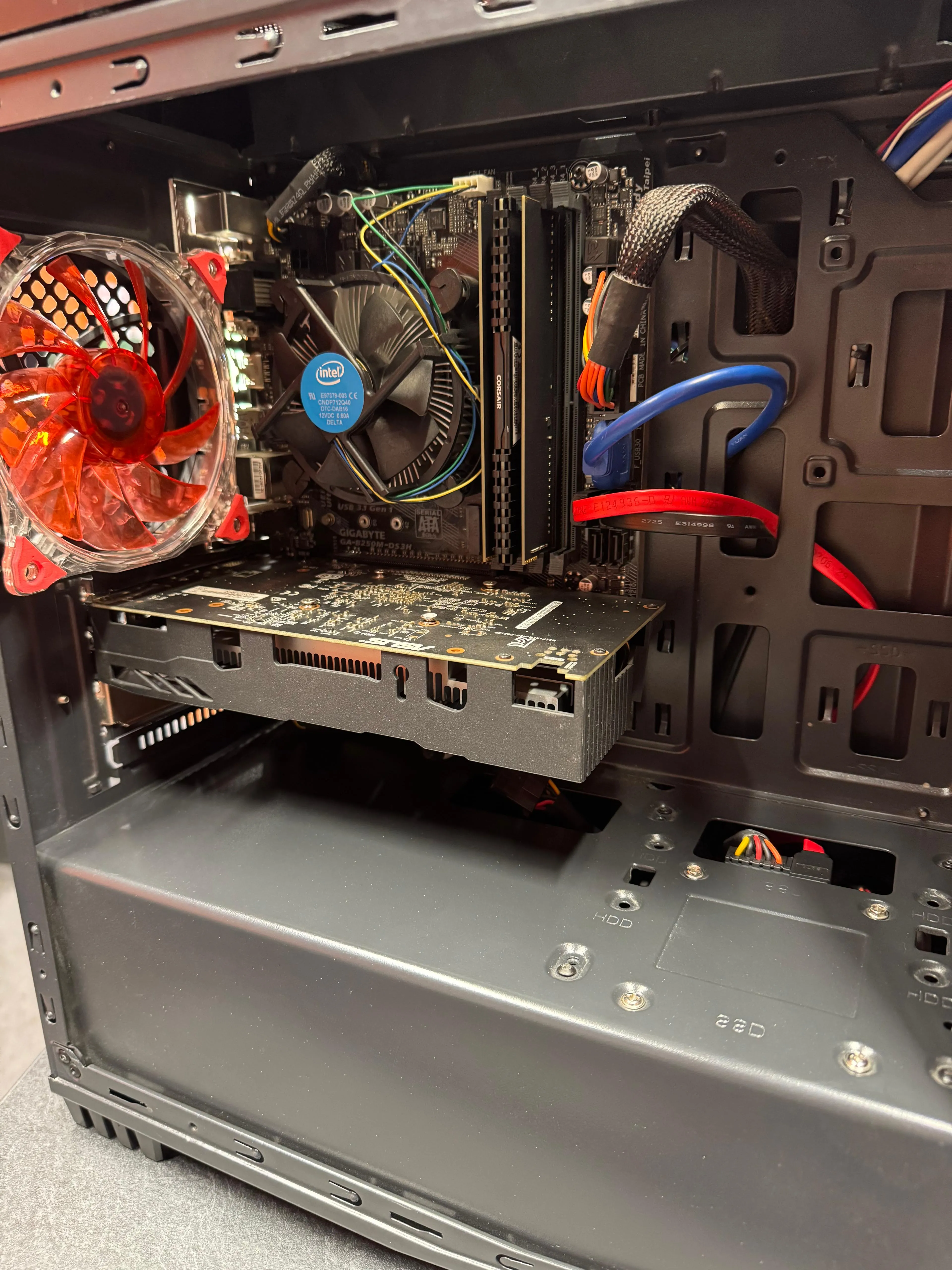Sistem Desktop Gaming SEGOTEP, Intel Core i3-7100 3.9 GHz, 16 Gb RAM DDR4, SSD 240 Gb, HDD 1 Tb, NVIDIA GeForce GTX 1050 Ti 4 Gb, Placa Wi-Fi - imagine 4