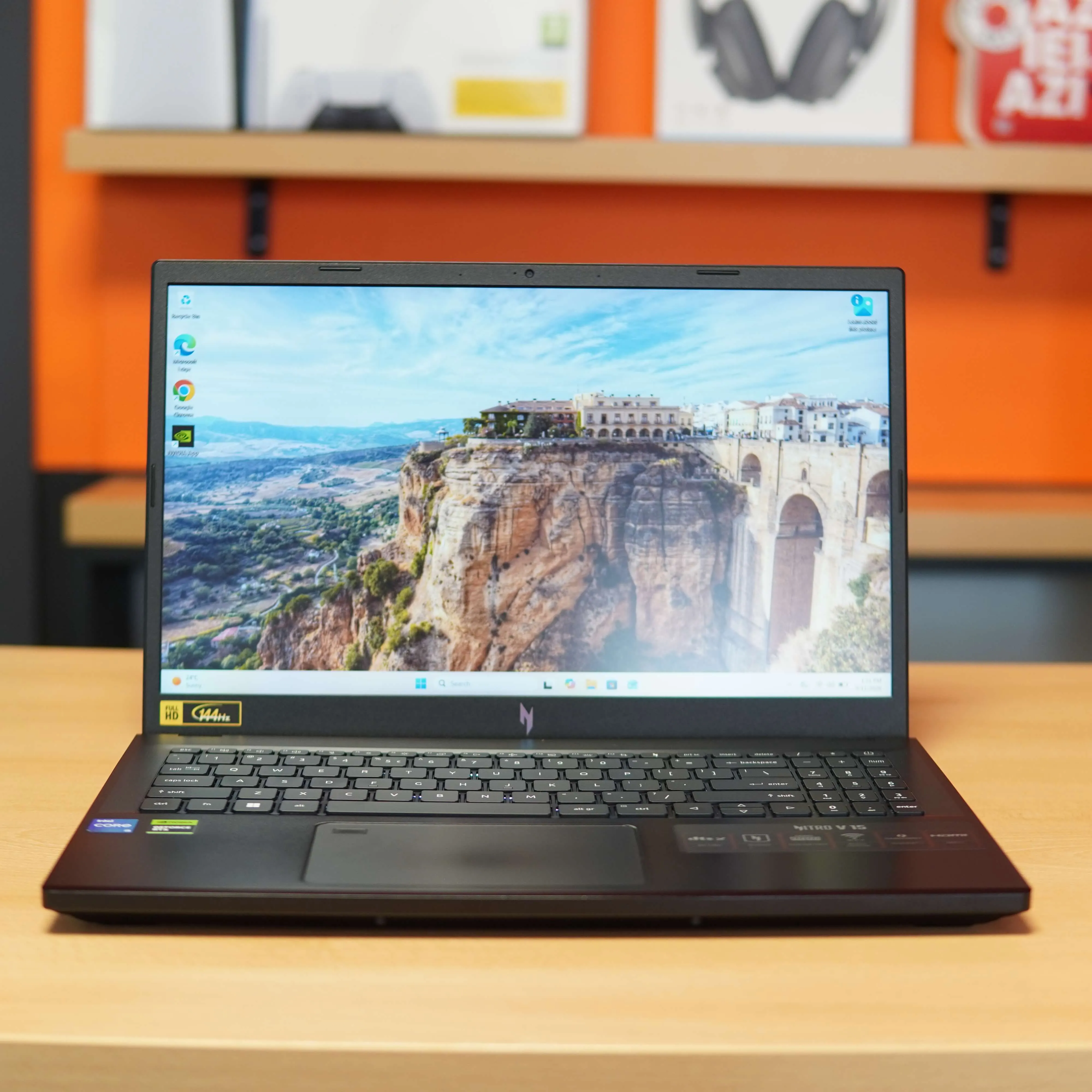Laptop Gaming ACER Nitro V 15 ANV15-51, 15.6'', 144Hz, FHD, i5-13420h, 16 GB DDR5, 512 GB SSD, RTX 4050 6 GB, Negru - imagine 3