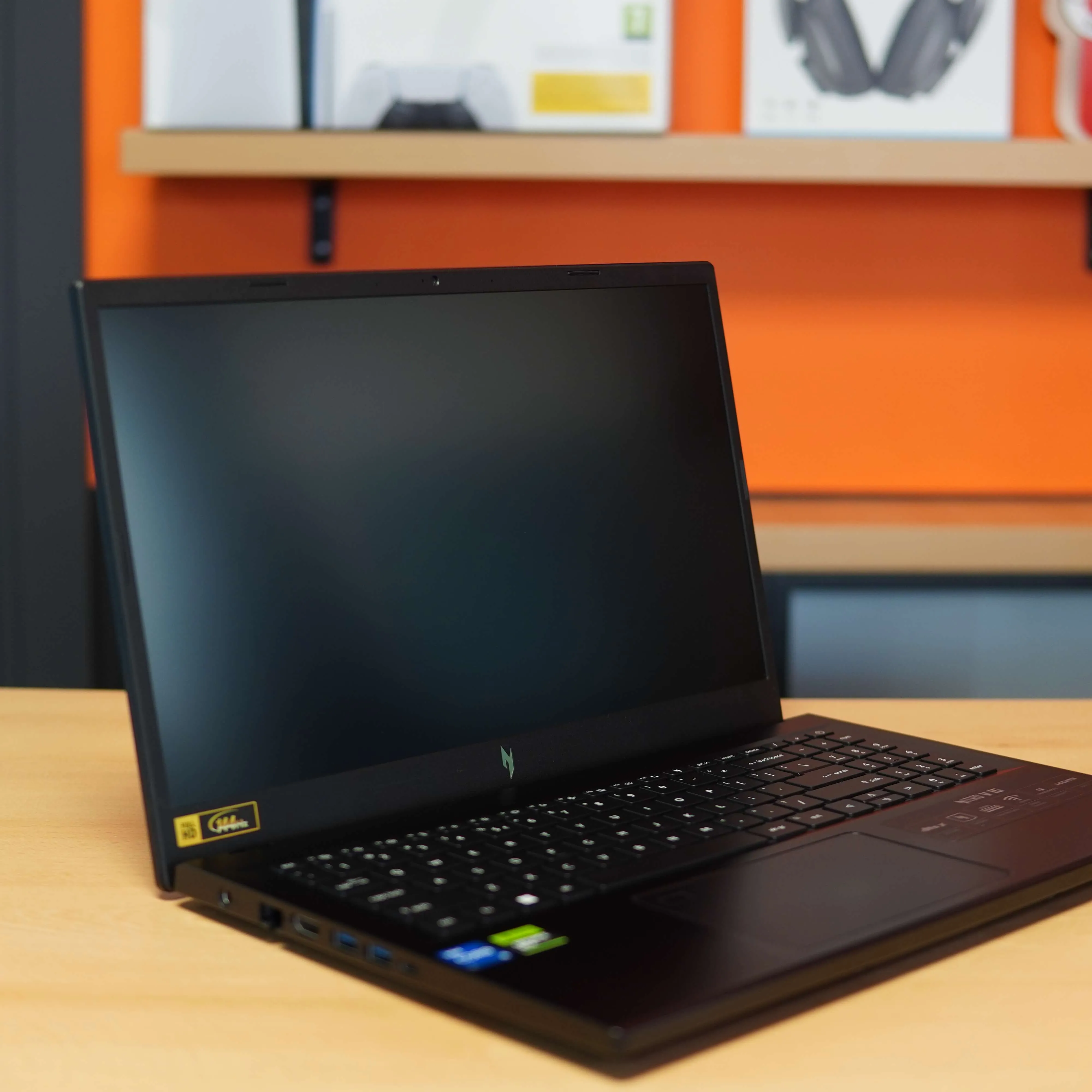 Laptop Gaming ACER Nitro V 15 ANV15-51, 15.6'', 144Hz, FHD, i5-13420h, 16 GB DDR5, 512 GB SSD, RTX 4050 6 GB, Negru - imagine 5