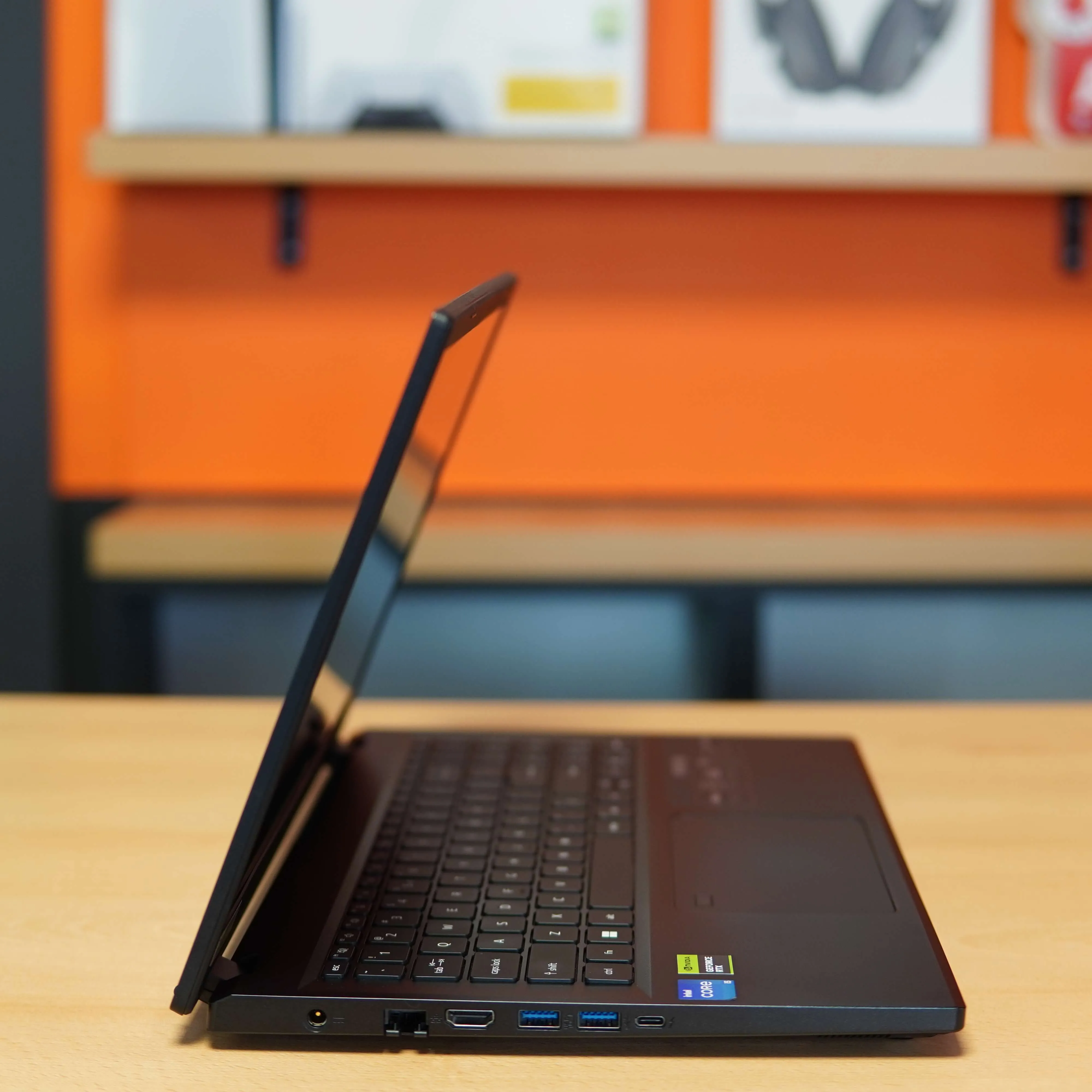 Laptop Gaming ACER Nitro V 15 ANV15-51, 15.6'', 144Hz, FHD, i5-13420h, 16 GB DDR5, 512 GB SSD, RTX 4050 6 GB, Negru - imagine 6