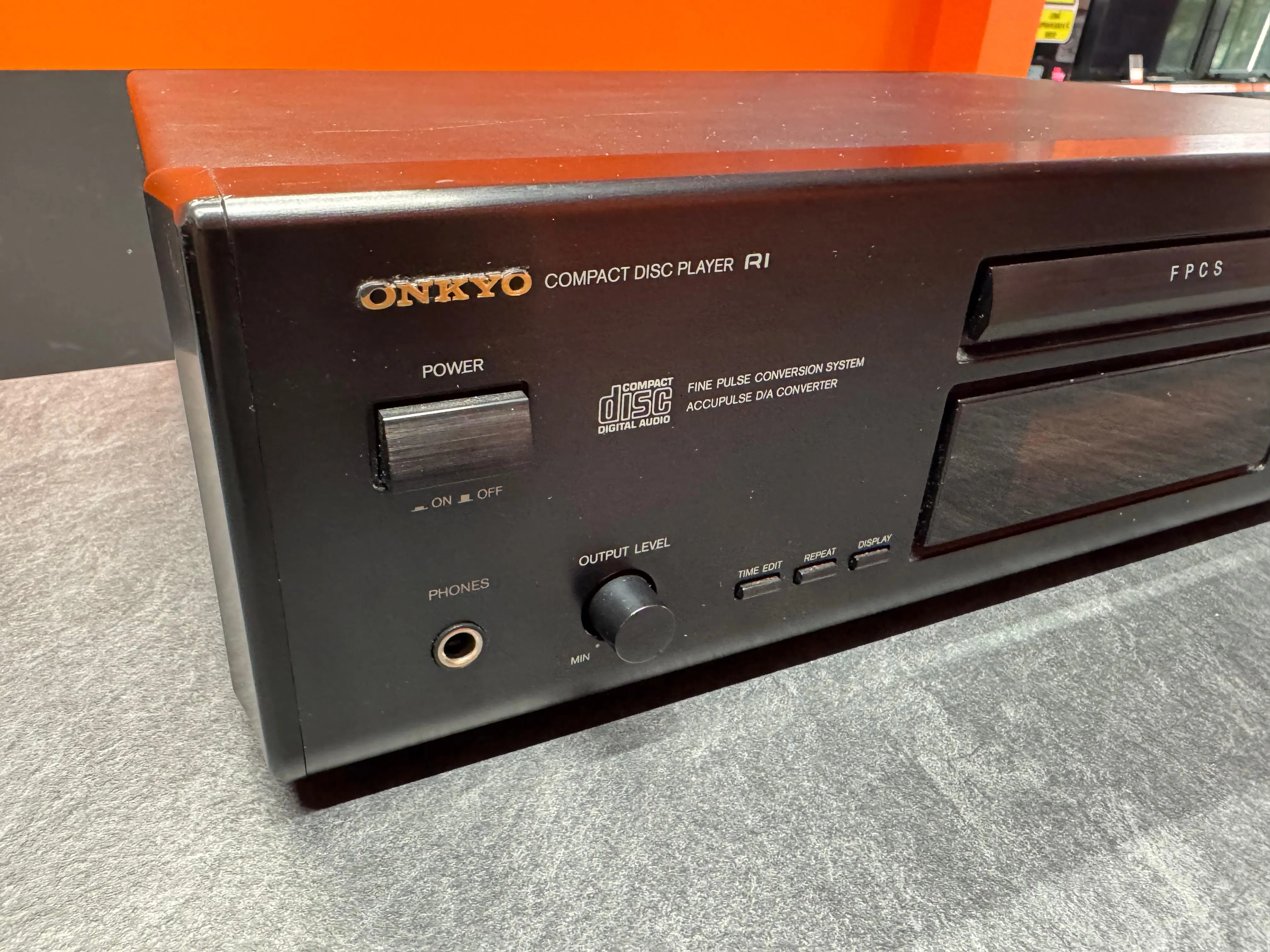 CD Player Onkyo DX-7310, 1-Bit DAC, KSS-240A, 8x Oversampling - imagine 3