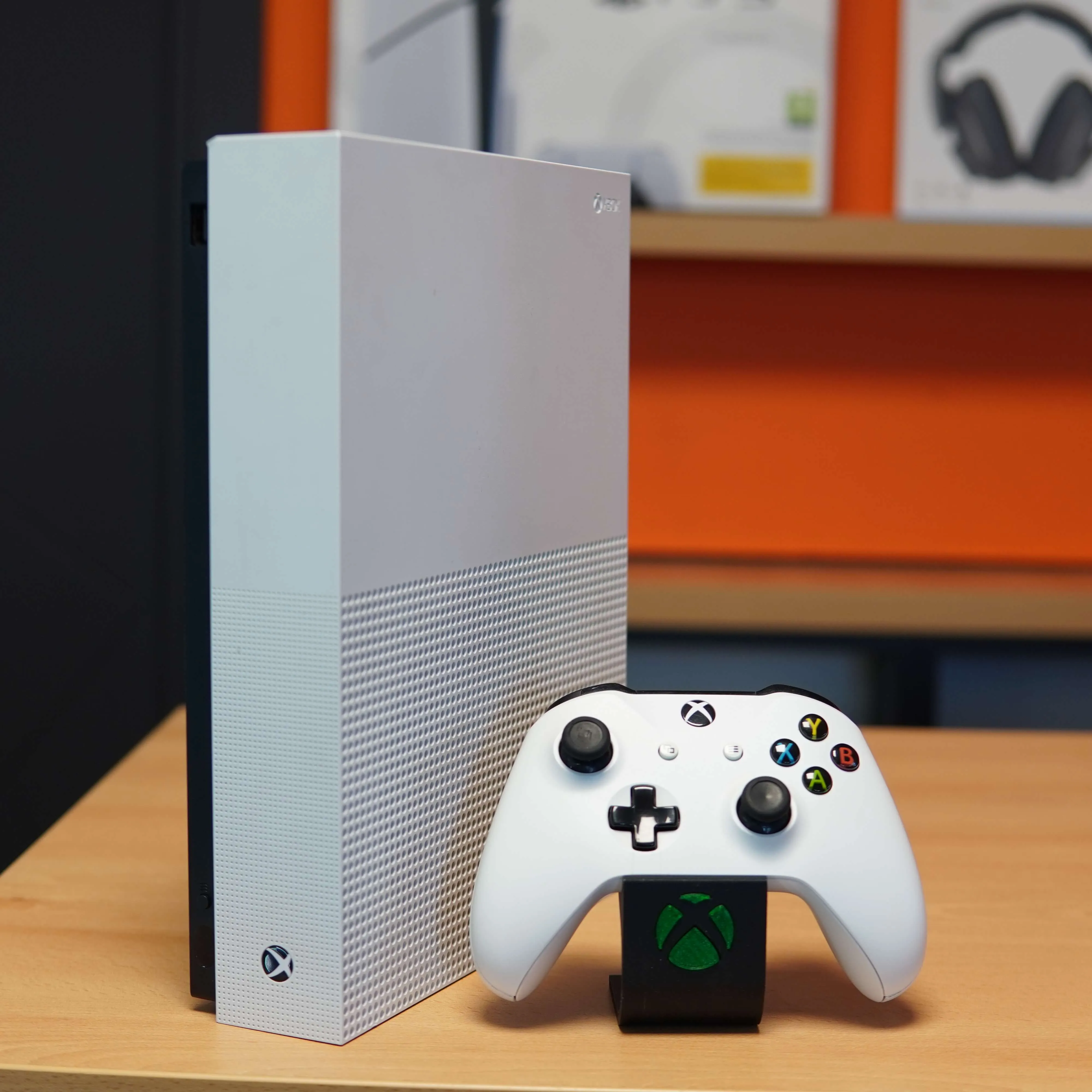 Consola Microsoft Xbox One S All Digital Edition 1 TB, + Controller, Alb - imagine 2