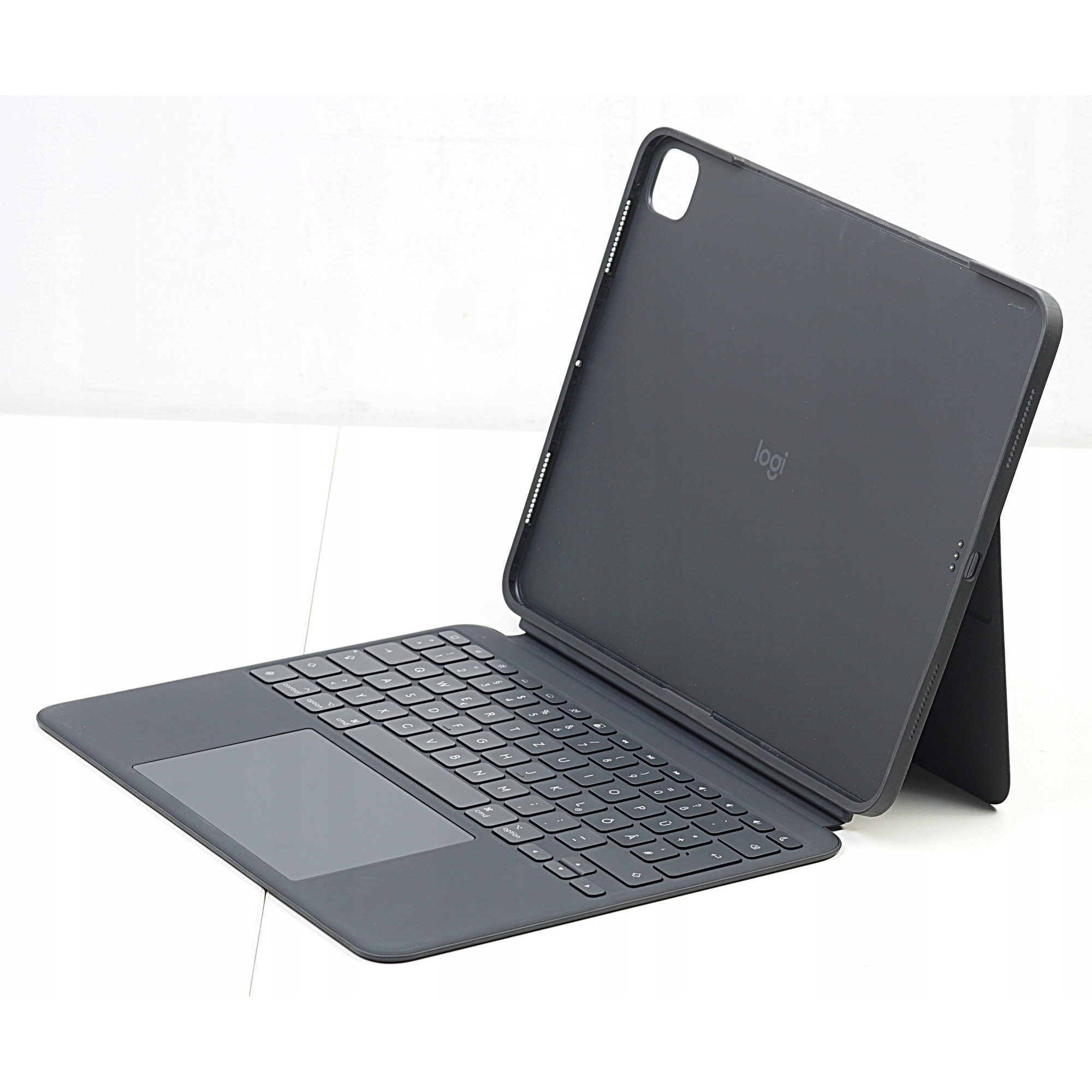 Tastatura Logitech Combo Touch pentru Apple iPad PRO 13 Inch M4/M5, Negru (QWERTZ) - imagine 3