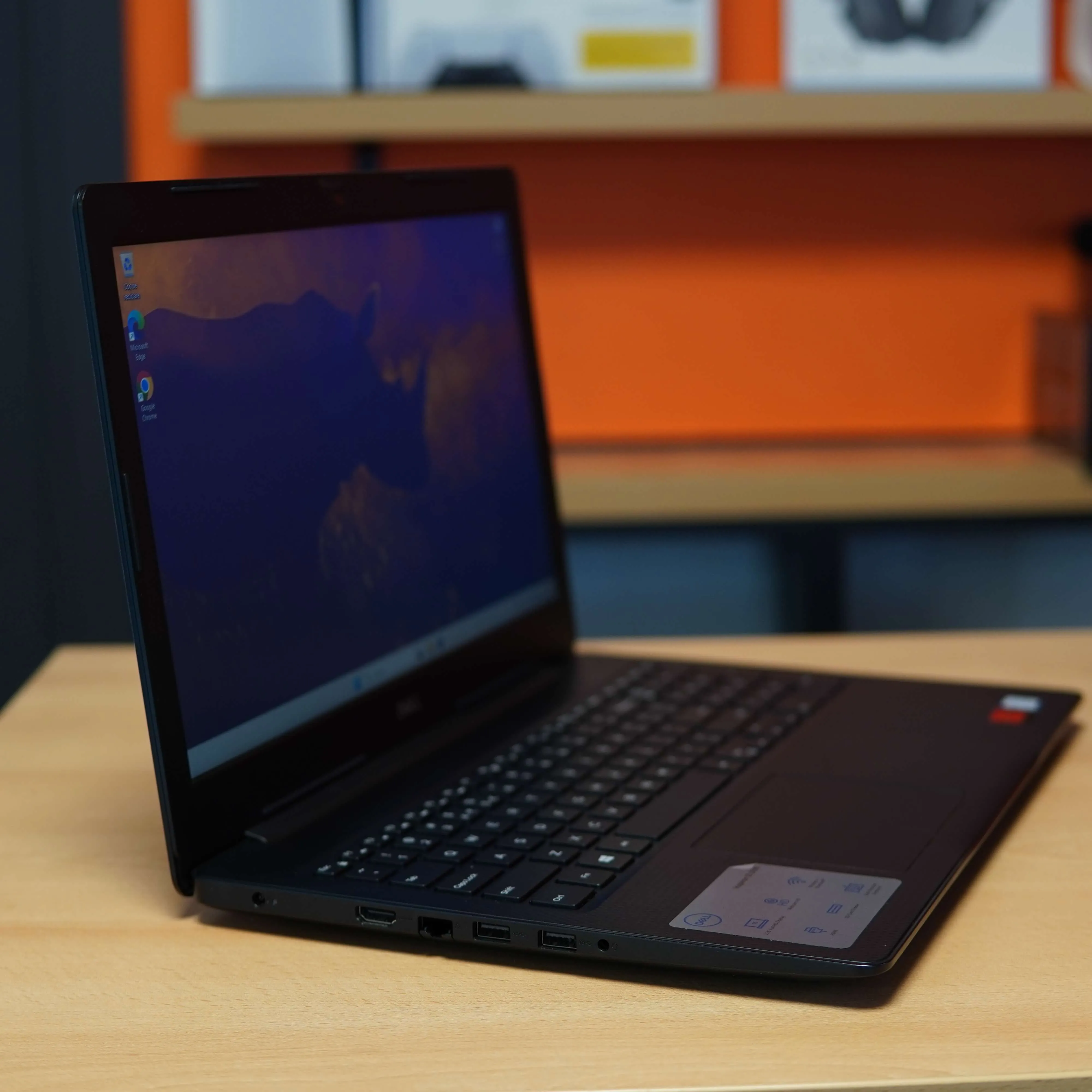 Laptop Dell Inspiron 15 3580, i5-8265u, 8 GB DDR4, 256 GB SSD, Negru - imagine 3